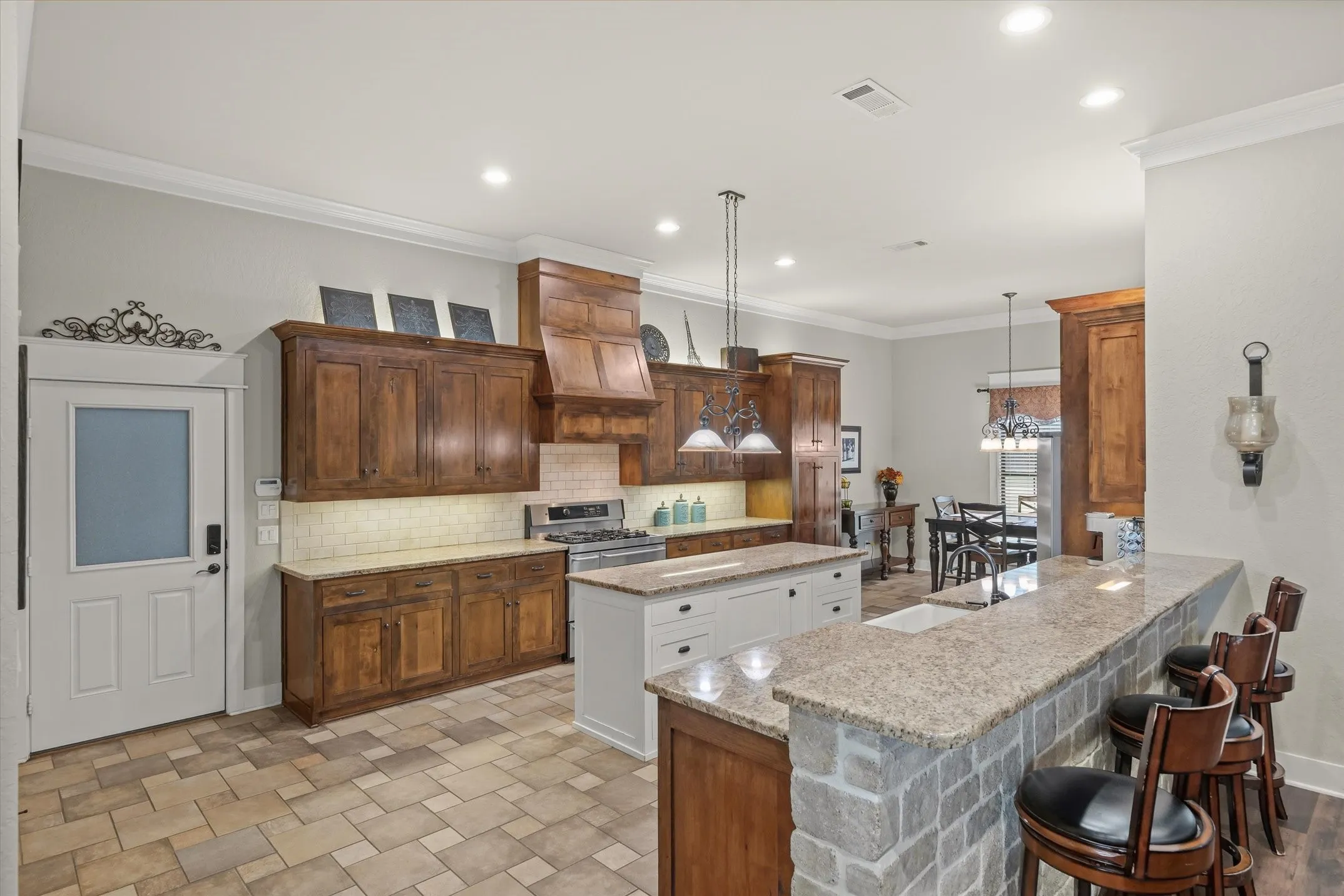 Single Family Residence For Sale in Smith County , 13630 Karah Lane, Lindale, Texas 75771, 4 Bedroom, 3 Bathroom, 2 Garage spaces, 2,782 Sqft, built in 2006, mls#21386093, Real Estate Agent in Lindale, Homes For Sale in Smith county, Homes For Sale in Lindale, Realtor in Lindale Texas, Real Estate Brokerage Independent Realty Texas, Luminita Cordes Realtor