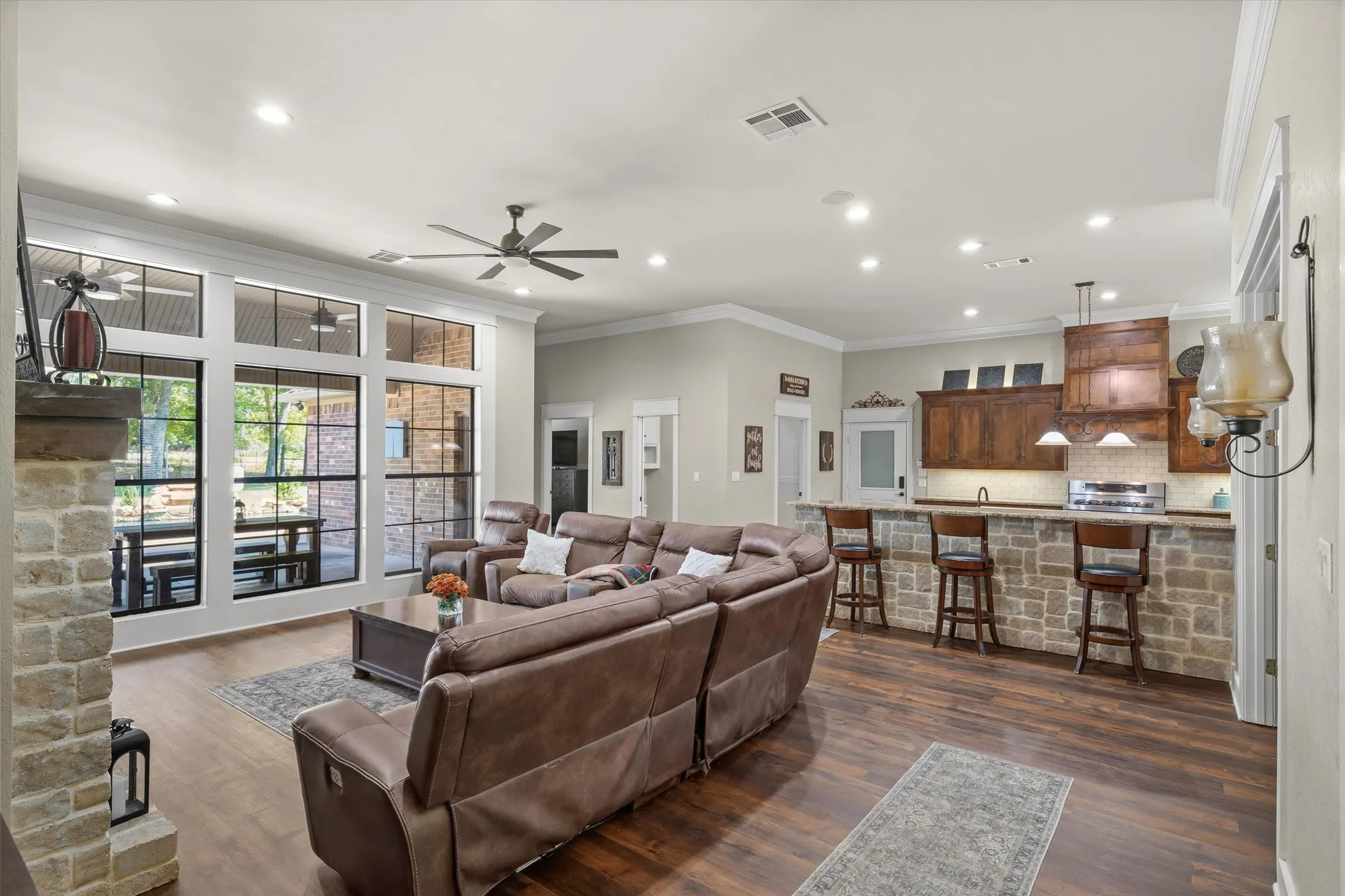 Single Family Residence For Sale in Smith County , 13630 Karah Lane, Lindale, Texas 75771, 4 Bedroom, 3 Bathroom, 2 Garage spaces, 2,782 Sqft, built in 2006, mls#21386093, Real Estate Agent in Lindale, Homes For Sale in Smith county, Homes For Sale in Lindale, Realtor in Lindale Texas, Real Estate Brokerage Independent Realty Texas, Luminita Cordes Realtor