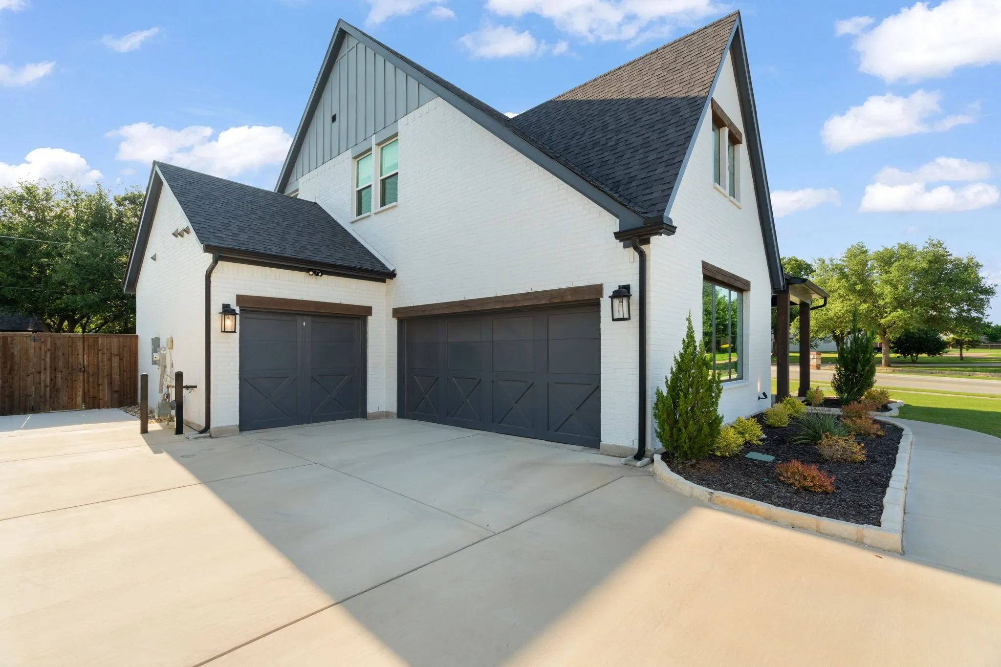 Single Family Residence For Sale in Tarrant County , 7129 Feather Crest Lane, North Richland Hills, Texas 76182, 4 Bedroom, 4 Bathroom, 3 Garage spaces, 2,639 Sqft, built in 2022, mls#21386000, Real Estate Agent in North Richland Hills, Homes For Sale in Tarrant county, Homes For Sale in North Richland Hills, Realtor in North Richland Hills Texas, Real Estate Brokerage Independent Realty Texas, Luminita Cordes Realtor