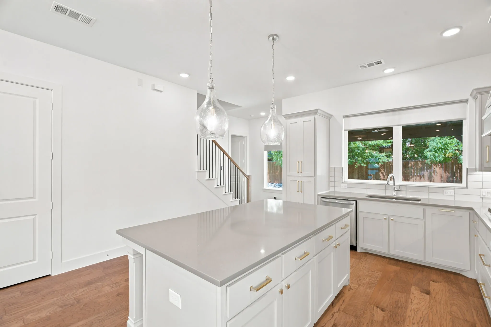 Single Family Residence For Sale in Tarrant County , 7129 Feather Crest Lane, North Richland Hills, Texas 76182, 4 Bedroom, 4 Bathroom, 3 Garage spaces, 2,639 Sqft, built in 2022, mls#21386000, Real Estate Agent in North Richland Hills, Homes For Sale in Tarrant county, Homes For Sale in North Richland Hills, Realtor in North Richland Hills Texas, Real Estate Brokerage Independent Realty Texas, Luminita Cordes Realtor