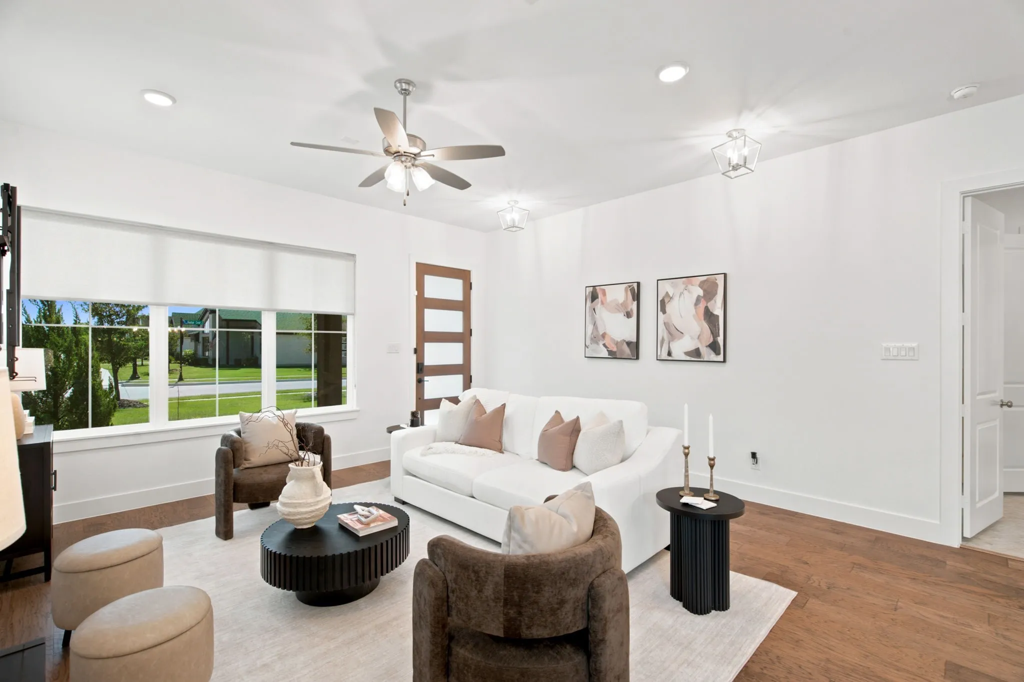 Single Family Residence For Sale in Tarrant County , 7129 Feather Crest Lane, North Richland Hills, Texas 76182, 4 Bedroom, 4 Bathroom, 3 Garage spaces, 2,639 Sqft, built in 2022, mls#21386000, Real Estate Agent in North Richland Hills, Homes For Sale in Tarrant county, Homes For Sale in North Richland Hills, Realtor in North Richland Hills Texas, Real Estate Brokerage Independent Realty Texas, Luminita Cordes Realtor