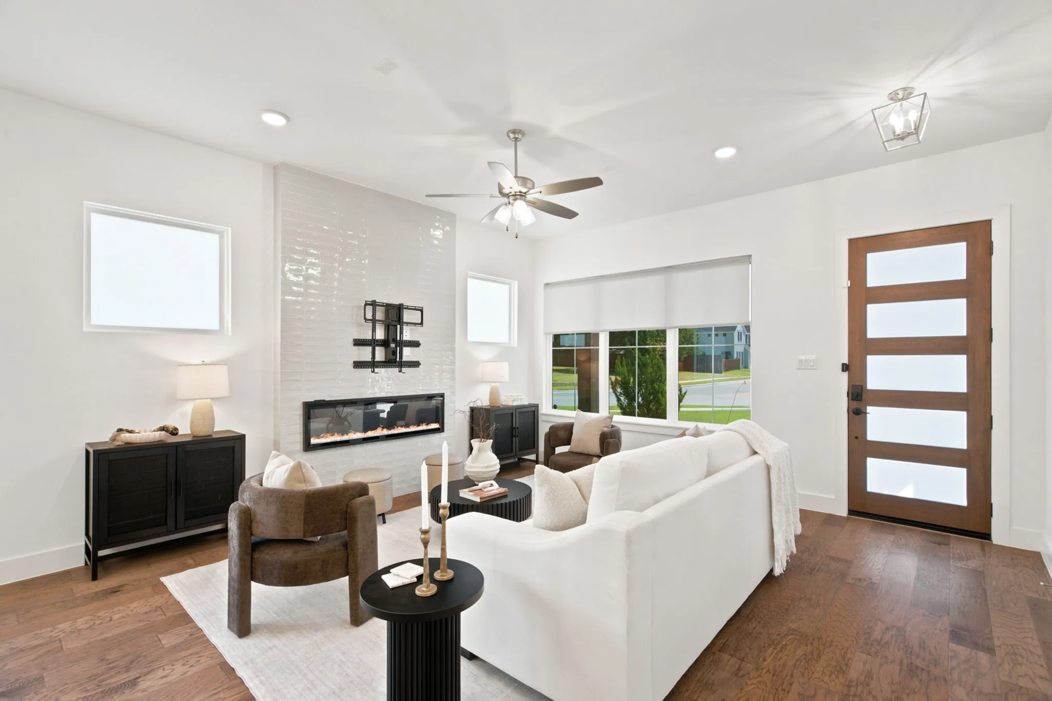 Single Family Residence For Sale in Tarrant County , 7129 Feather Crest Lane, North Richland Hills, Texas 76182, 4 Bedroom, 4 Bathroom, 3 Garage spaces, 2,639 Sqft, built in 2022, mls#21386000, Real Estate Agent in North Richland Hills, Homes For Sale in Tarrant county, Homes For Sale in North Richland Hills, Realtor in North Richland Hills Texas, Real Estate Brokerage Independent Realty Texas, Luminita Cordes Realtor