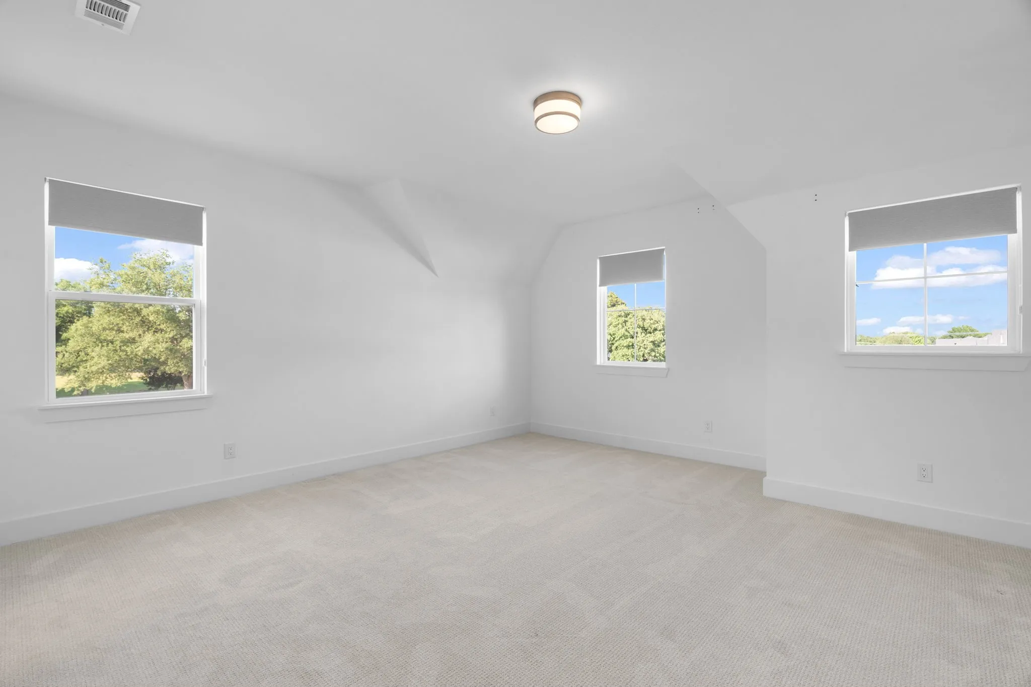 Single Family Residence For Sale in Tarrant County , 7129 Feather Crest Lane, North Richland Hills, Texas 76182, 4 Bedroom, 4 Bathroom, 3 Garage spaces, 2,639 Sqft, built in 2022, mls#21386000, Real Estate Agent in North Richland Hills, Homes For Sale in Tarrant county, Homes For Sale in North Richland Hills, Realtor in North Richland Hills Texas, Real Estate Brokerage Independent Realty Texas, Luminita Cordes Realtor