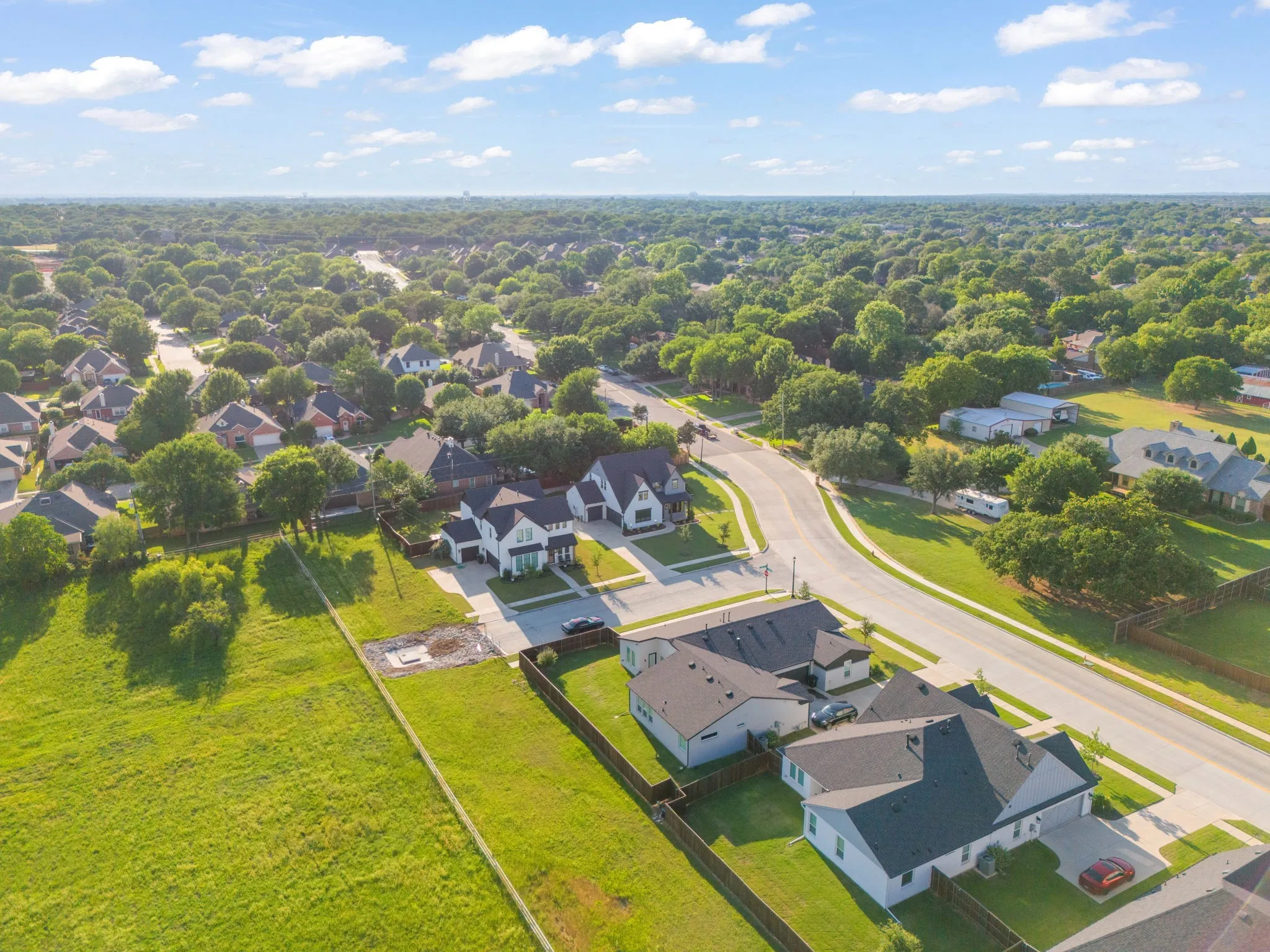 Single Family Residence For Sale in Tarrant County , 7129 Feather Crest Lane, North Richland Hills, Texas 76182, 4 Bedroom, 4 Bathroom, 3 Garage spaces, 2,639 Sqft, built in 2022, mls#21386000, Real Estate Agent in North Richland Hills, Homes For Sale in Tarrant county, Homes For Sale in North Richland Hills, Realtor in North Richland Hills Texas, Real Estate Brokerage Independent Realty Texas, Luminita Cordes Realtor