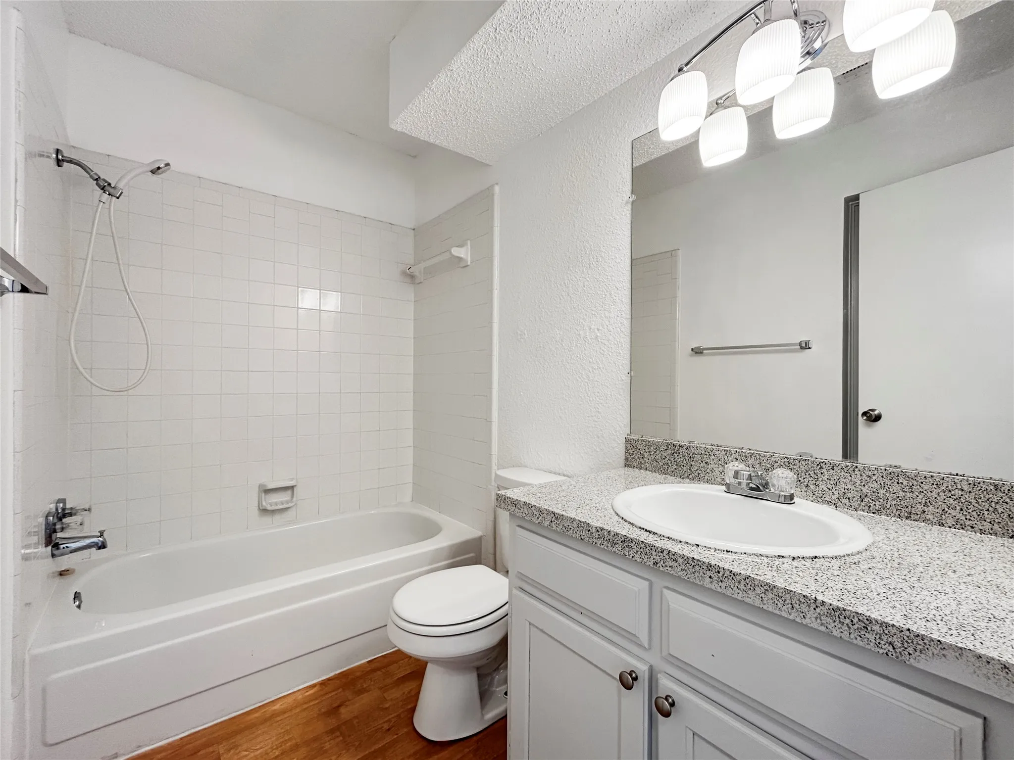 Single Family Residence For Rent in Tarrant County , 536 Guerin Drive, Arlington, Texas 76012, 2 Bedroom, 2 Bathroom, Garage spaces, 1,006 Sqft, built in 1982, mls#21386103, Real Estate Agent in Arlington, Homes For Rent in Tarrant county, Homes For Rent in Arlington, Realtor in Arlington Texas, Real Estate Brokerage Independent Realty Texas, Luminita Cordes Realtor