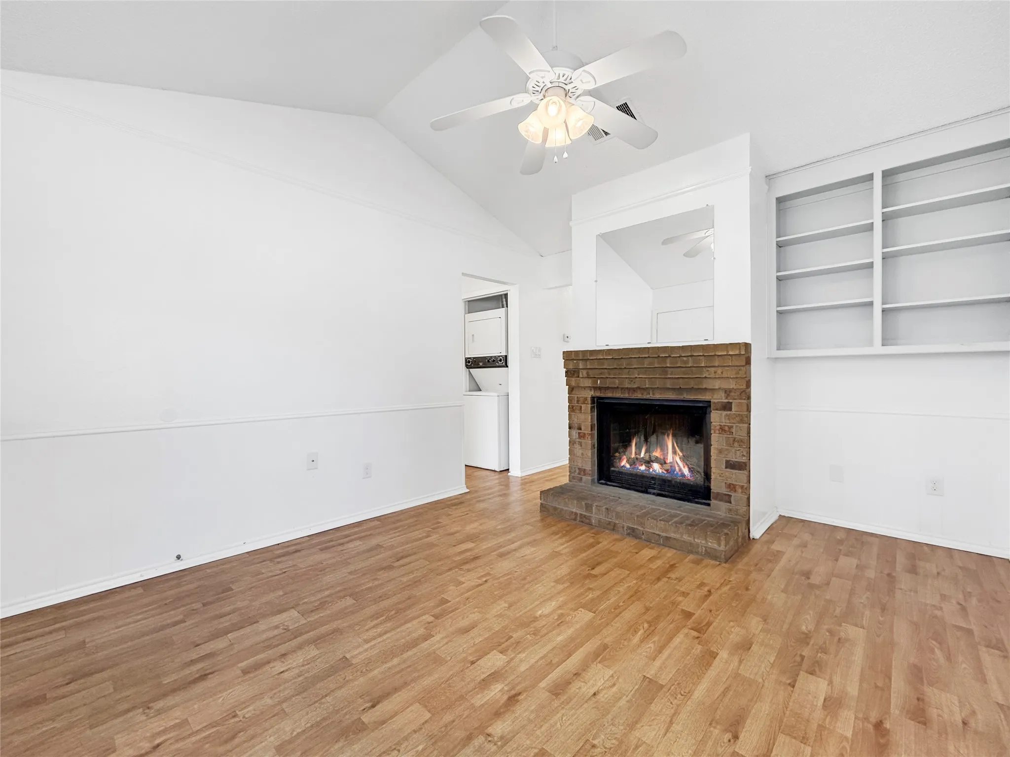 Single Family Residence For Rent in Tarrant County , 536 Guerin Drive, Arlington, Texas 76012, 2 Bedroom, 2 Bathroom, Garage spaces, 1,006 Sqft, built in 1982, mls#21386103, Real Estate Agent in Arlington, Homes For Rent in Tarrant county, Homes For Rent in Arlington, Realtor in Arlington Texas, Real Estate Brokerage Independent Realty Texas, Luminita Cordes Realtor