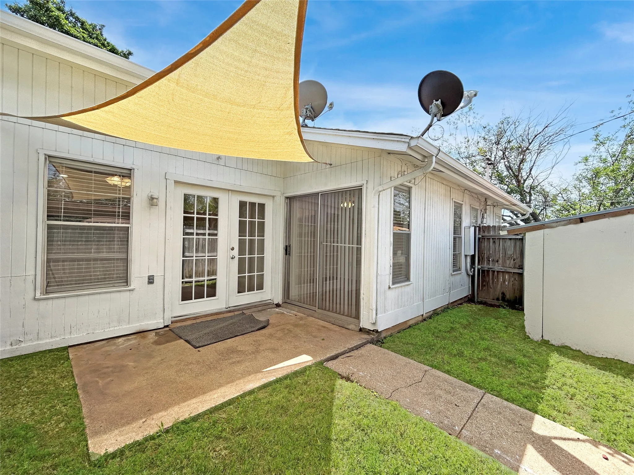 Single Family Residence For Rent in Tarrant County , 536 Guerin Drive, Arlington, Texas 76012, 2 Bedroom, 2 Bathroom, Garage spaces, 1,006 Sqft, built in 1982, mls#21386103, Real Estate Agent in Arlington, Homes For Rent in Tarrant county, Homes For Rent in Arlington, Realtor in Arlington Texas, Real Estate Brokerage Independent Realty Texas, Luminita Cordes Realtor
