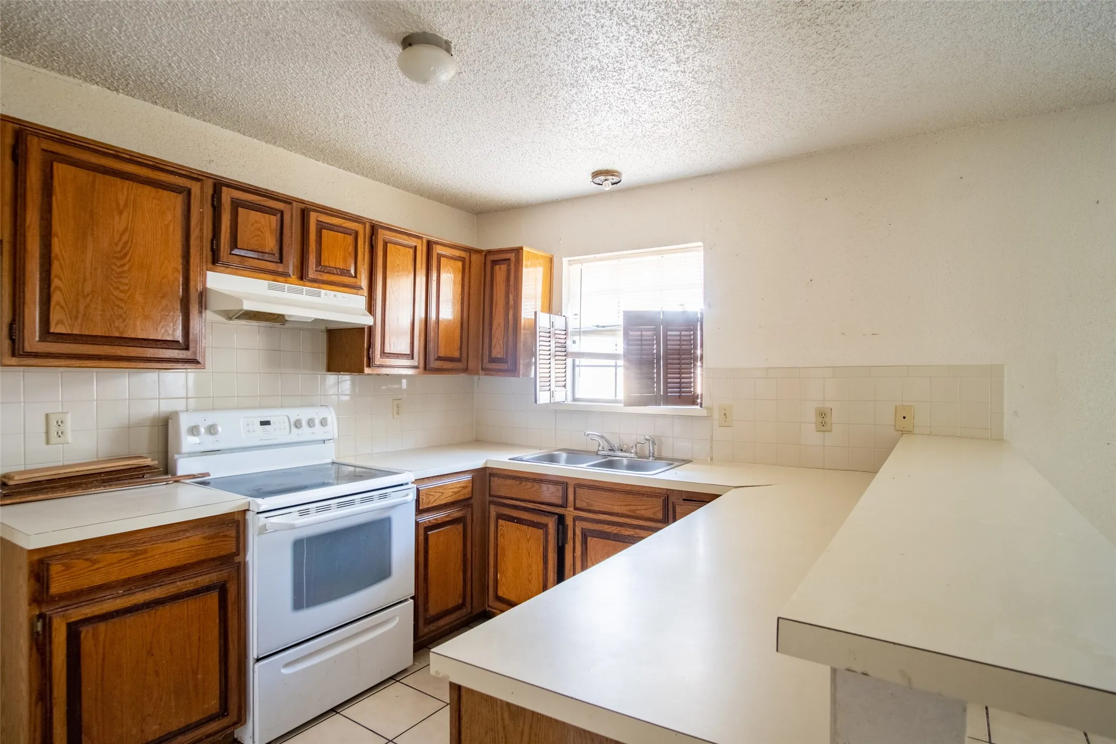 Single Family Residence For Sale in Dallas County , 2801 College Park Drive, Rowlett, Texas 75088, 3 Bedroom, 2 Bathroom, Garage spaces, 1,488 Sqft, built in 1984, mls#21385973, Real Estate Agent in Rowlett, Homes For Sale in Dallas county, Homes For Sale in Rowlett, Realtor in Rowlett Texas, Real Estate Brokerage Independent Realty Texas, Luminita Cordes Realtor
