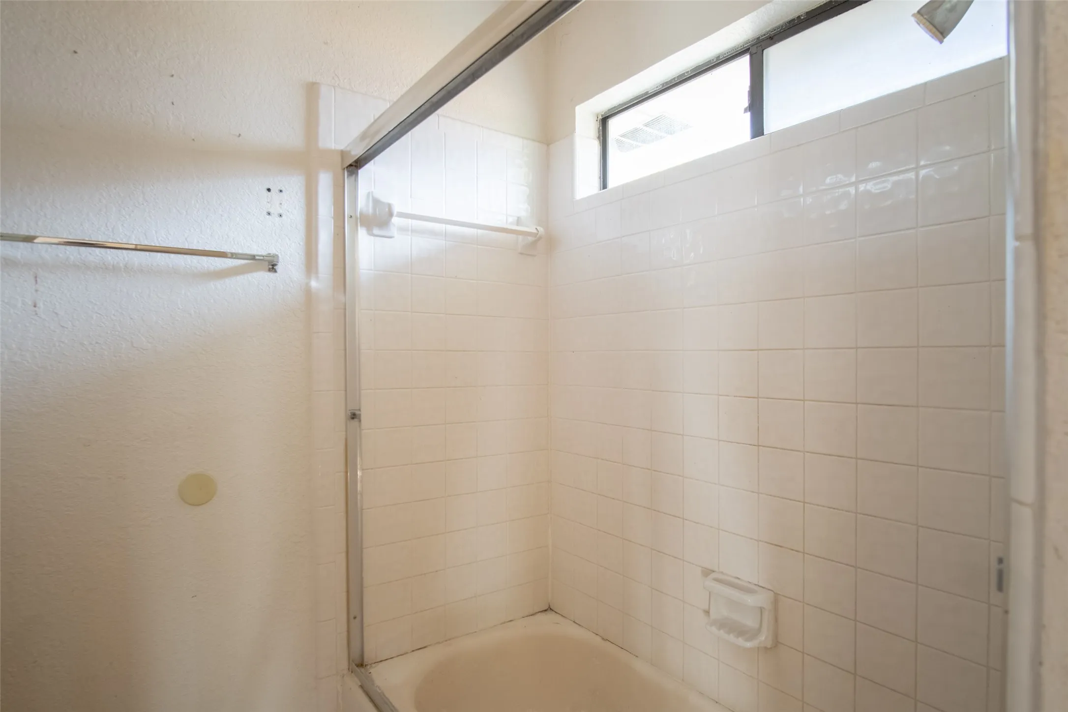 Single Family Residence For Sale in Dallas County , 2801 College Park Drive, Rowlett, Texas 75088, 3 Bedroom, 2 Bathroom, Garage spaces, 1,488 Sqft, built in 1984, mls#21385973, Real Estate Agent in Rowlett, Homes For Sale in Dallas county, Homes For Sale in Rowlett, Realtor in Rowlett Texas, Real Estate Brokerage Independent Realty Texas, Luminita Cordes Realtor