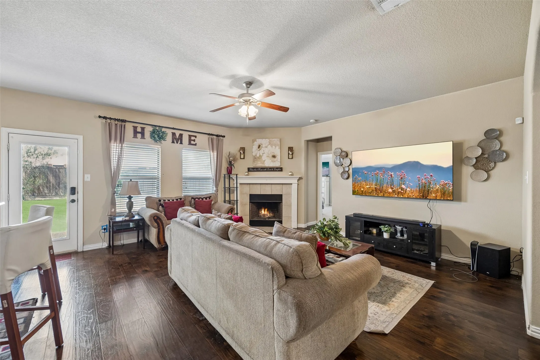 Single Family Residence For Sale in Kaufman County , 2017 Stonewood Court, Heartland, Texas 75126, 3 Bedroom, 3 Bathroom, 2 Garage spaces, 2,506 Sqft, built in 2008, mls#21382869, Real Estate Agent in Heartland, Homes For Sale in Kaufman county, Homes For Sale in Heartland, Realtor in Heartland Texas, Real Estate Brokerage Independent Realty Texas, Luminita Cordes Realtor