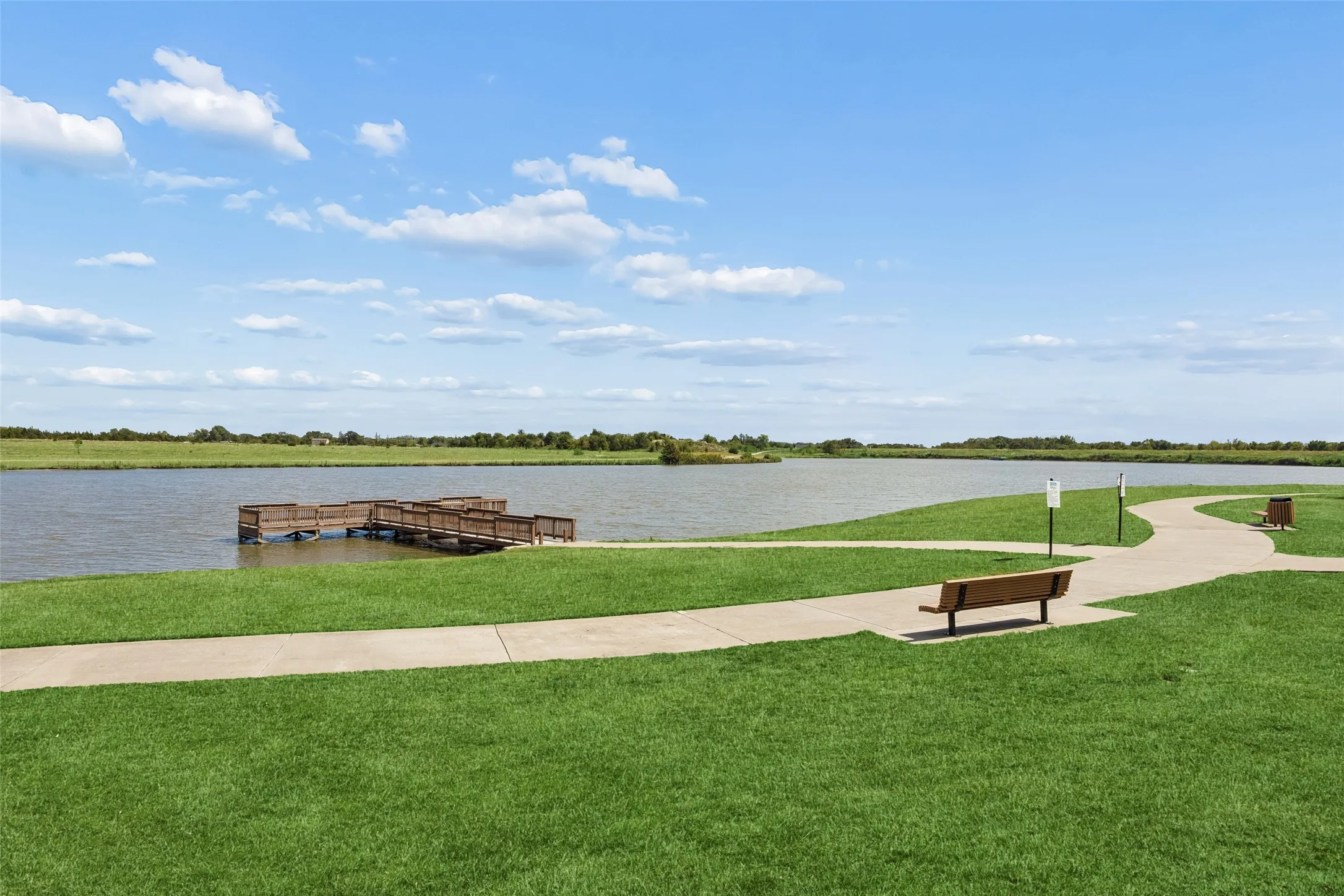 Single Family Residence For Sale in Kaufman County , 2017 Stonewood Court, Heartland, Texas 75126, 3 Bedroom, 3 Bathroom, 2 Garage spaces, 2,506 Sqft, built in 2008, mls#21382869, Real Estate Agent in Heartland, Homes For Sale in Kaufman county, Homes For Sale in Heartland, Realtor in Heartland Texas, Real Estate Brokerage Independent Realty Texas, Luminita Cordes Realtor