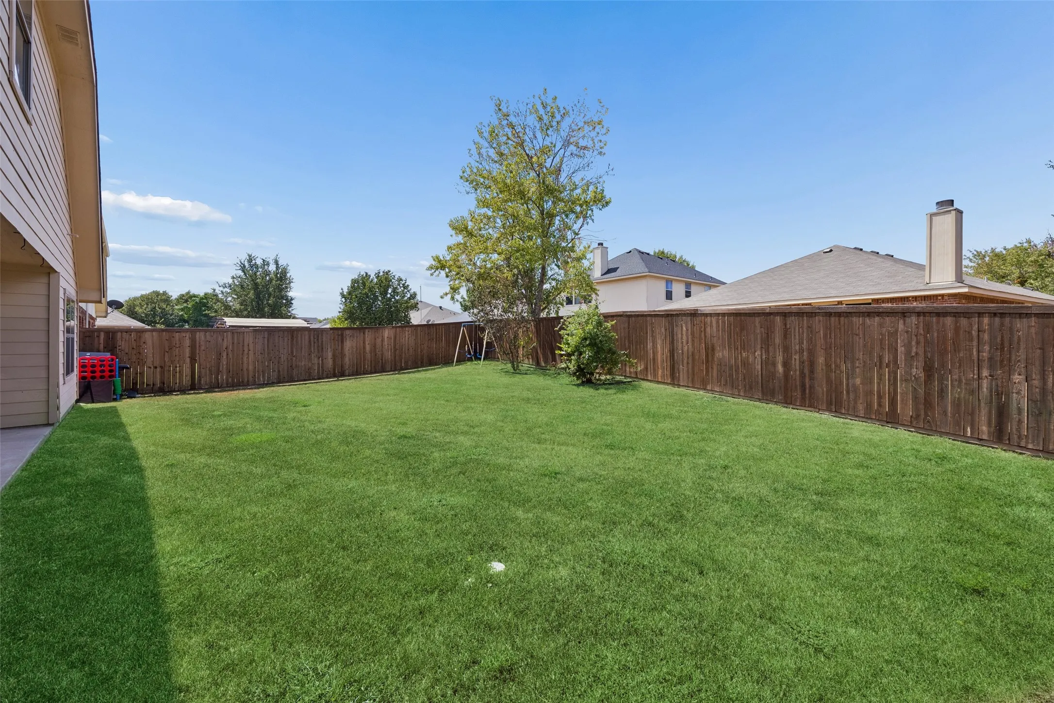 Single Family Residence For Sale in Kaufman County , 2017 Stonewood Court, Heartland, Texas 75126, 3 Bedroom, 3 Bathroom, 2 Garage spaces, 2,506 Sqft, built in 2008, mls#21382869, Real Estate Agent in Heartland, Homes For Sale in Kaufman county, Homes For Sale in Heartland, Realtor in Heartland Texas, Real Estate Brokerage Independent Realty Texas, Luminita Cordes Realtor