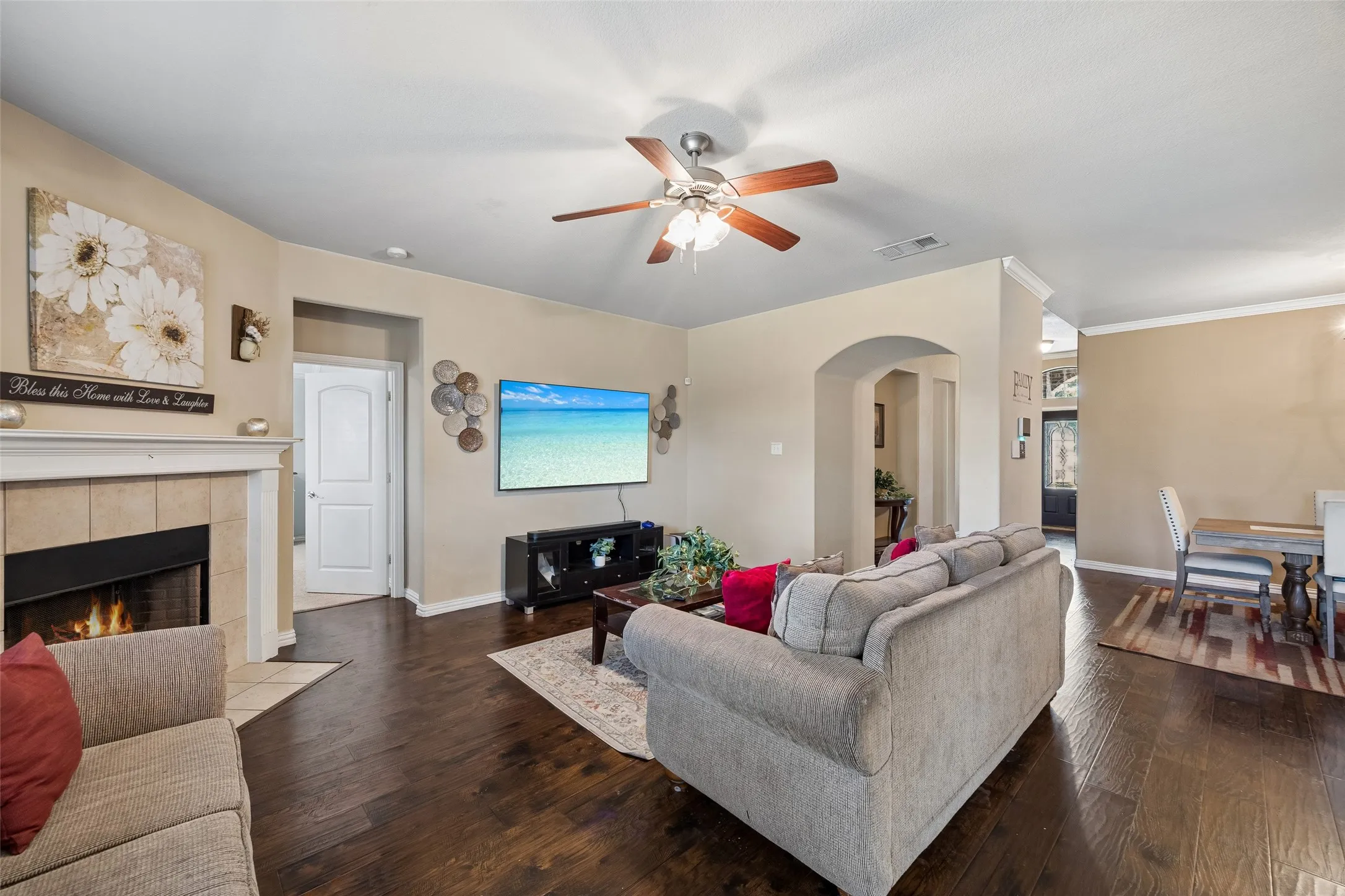 Single Family Residence For Sale in Kaufman County , 2017 Stonewood Court, Heartland, Texas 75126, 3 Bedroom, 3 Bathroom, 2 Garage spaces, 2,506 Sqft, built in 2008, mls#21382869, Real Estate Agent in Heartland, Homes For Sale in Kaufman county, Homes For Sale in Heartland, Realtor in Heartland Texas, Real Estate Brokerage Independent Realty Texas, Luminita Cordes Realtor