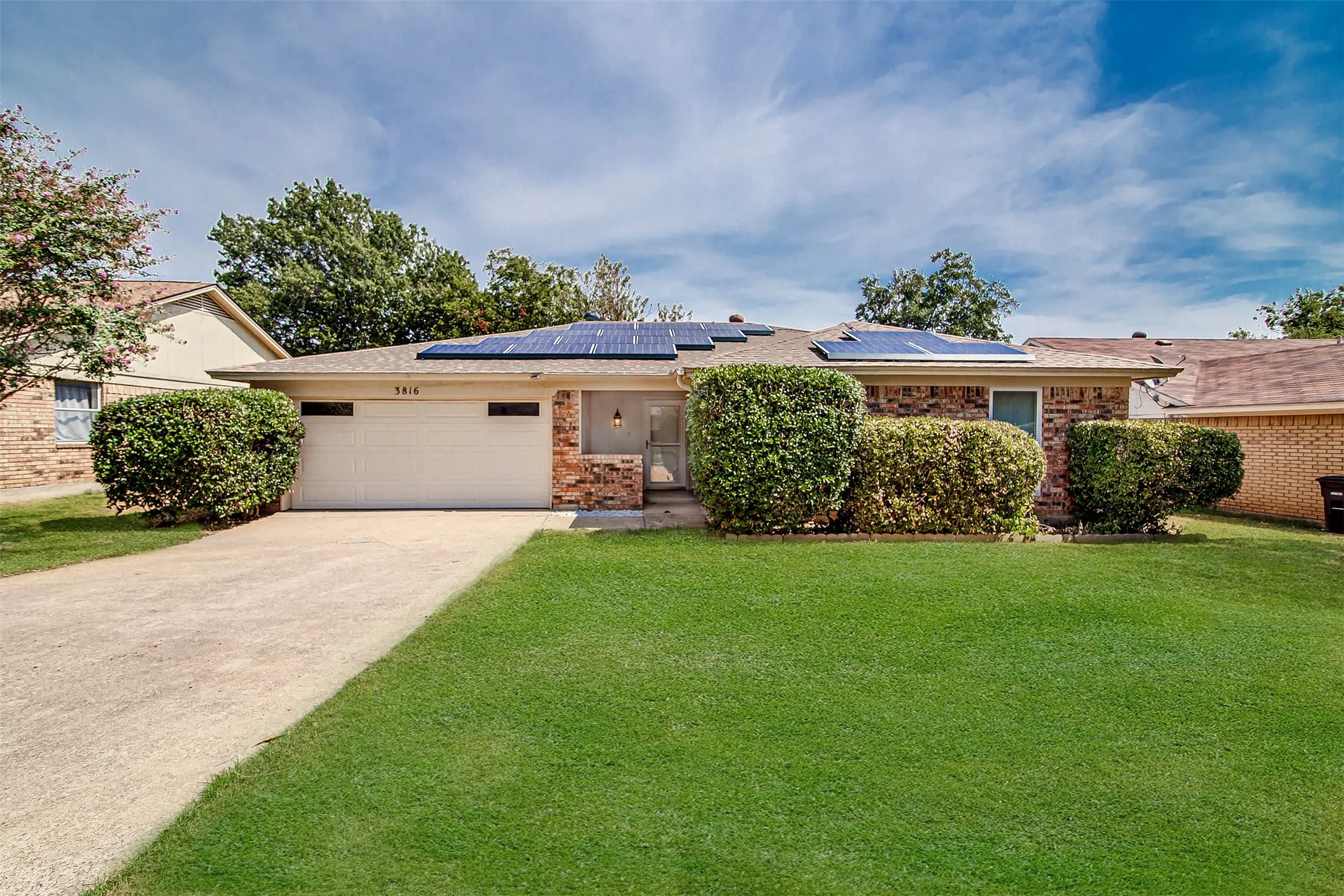 Single Family Residence For Rent in Tarrant County , 3816 Del Rio Drive, Fort Worth, Texas 76133, 3 Bedroom, 2 Bathroom, 2 Garage spaces, 1,352 Sqft, built in 1977, mls#21386108, Real Estate Agent in Fort Worth, Homes For Rent in Tarrant county, Homes For Rent in Fort Worth, Realtor in Fort Worth Texas, Real Estate Brokerage Independent Realty Texas, Luminita Cordes Realtor