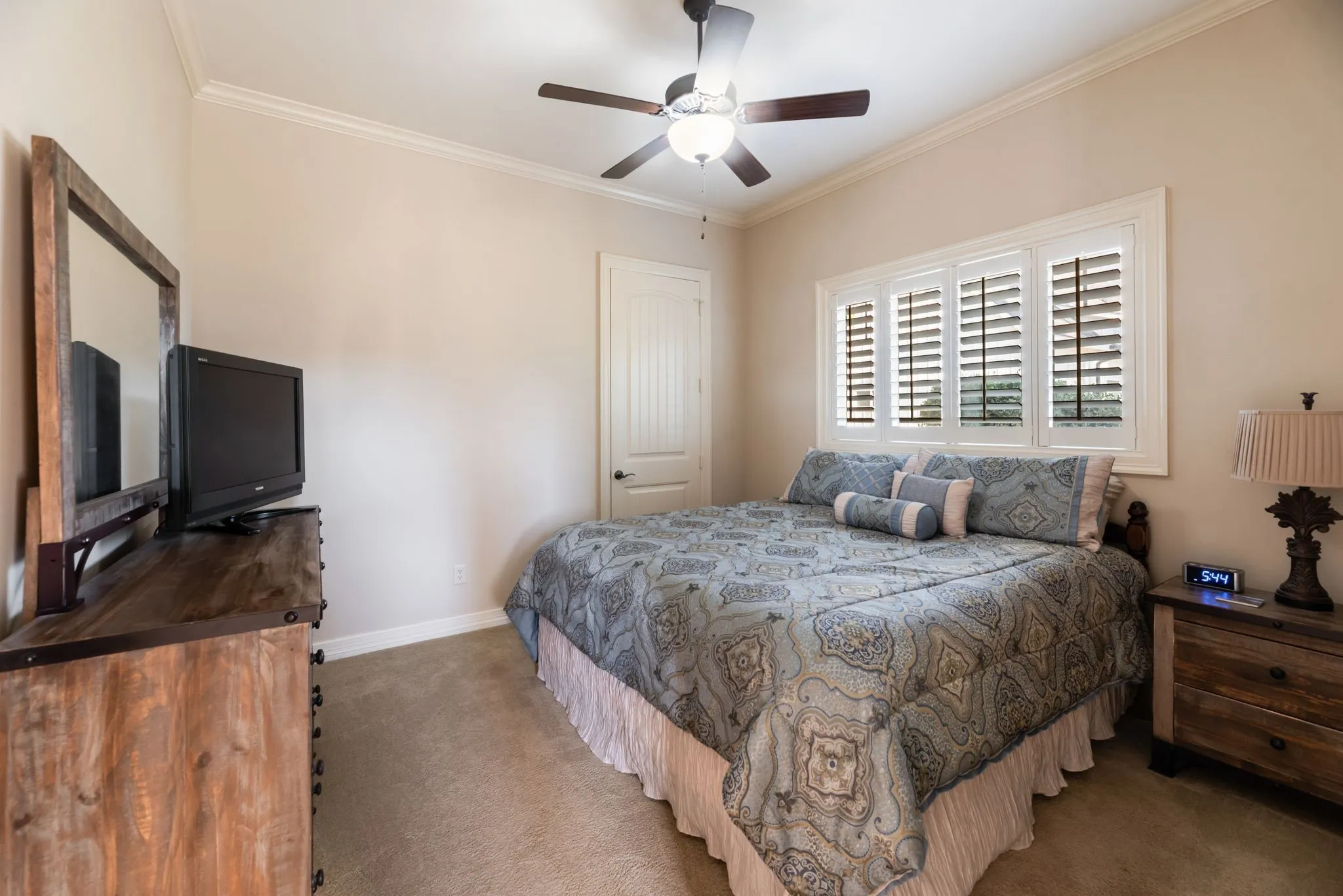 Single Family Residence For Sale in Navarro County , 560 Clubhouse Drive, Corsicana, Texas 75109, 4 Bedroom, 4 Bathroom, 3 Garage spaces, 3,404 Sqft, built in 2014, mls#21378542, Real Estate Agent in Corsicana, Homes For Sale in Navarro county, Homes For Sale in Corsicana, Realtor in Corsicana Texas, Real Estate Brokerage Independent Realty Texas, Luminita Cordes Realtor