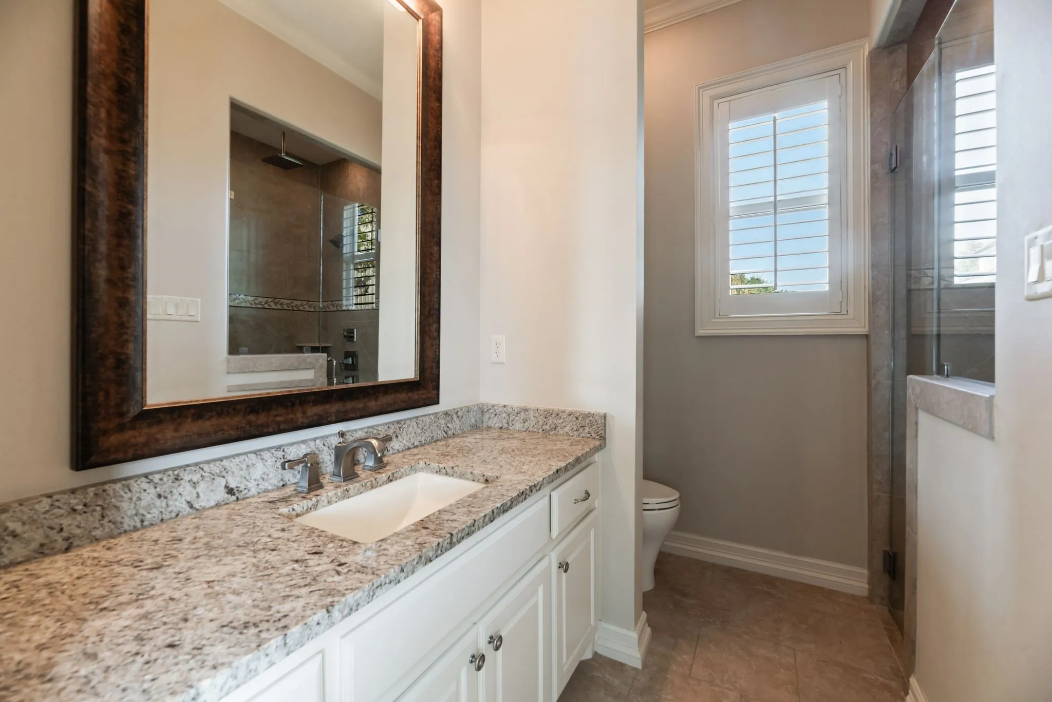 Single Family Residence For Sale in Navarro County , 560 Clubhouse Drive, Corsicana, Texas 75109, 4 Bedroom, 4 Bathroom, 3 Garage spaces, 3,404 Sqft, built in 2014, mls#21378542, Real Estate Agent in Corsicana, Homes For Sale in Navarro county, Homes For Sale in Corsicana, Realtor in Corsicana Texas, Real Estate Brokerage Independent Realty Texas, Luminita Cordes Realtor