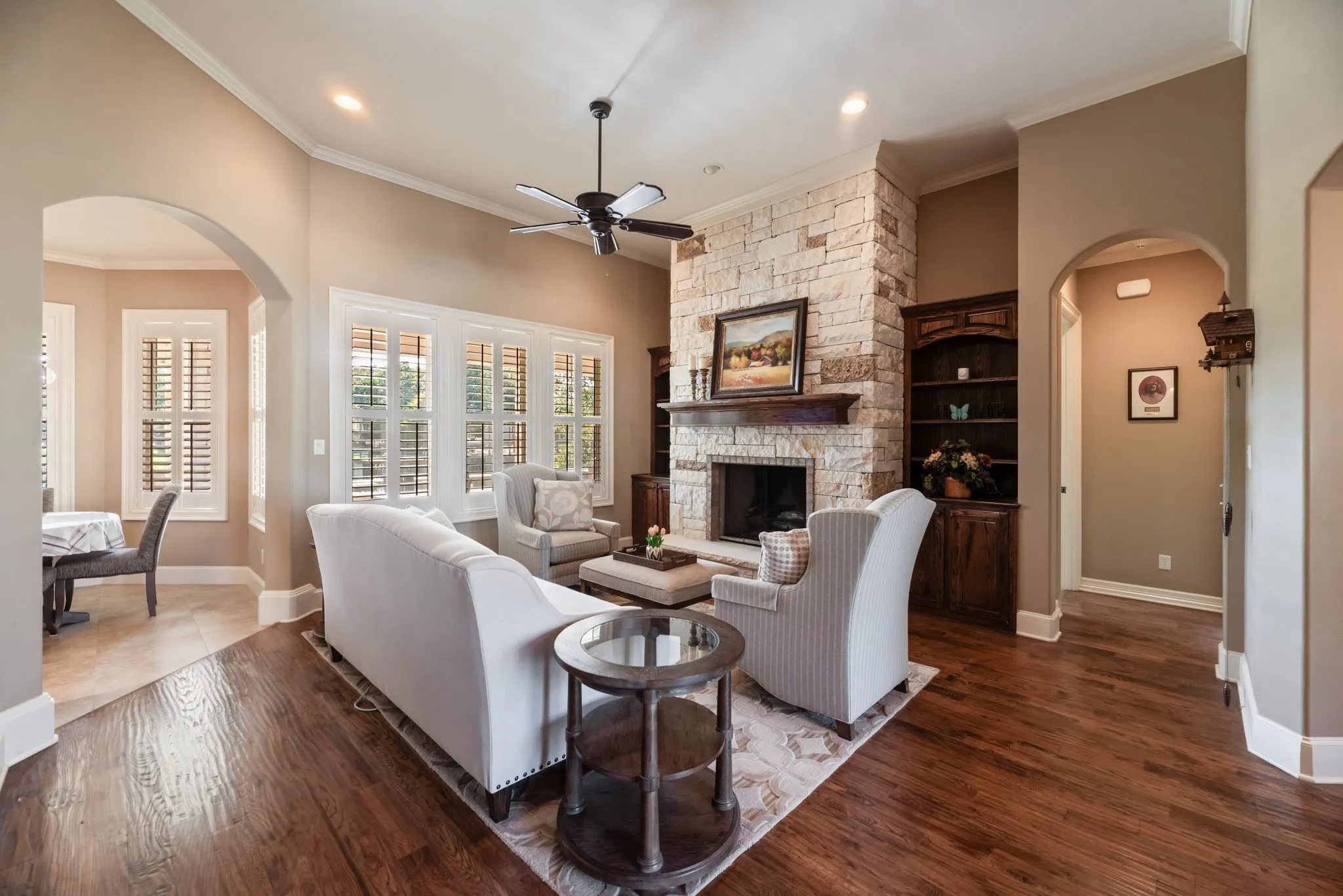 Single Family Residence For Sale in Navarro County , 560 Clubhouse Drive, Corsicana, Texas 75109, 4 Bedroom, 4 Bathroom, 3 Garage spaces, 3,404 Sqft, built in 2014, mls#21378542, Real Estate Agent in Corsicana, Homes For Sale in Navarro county, Homes For Sale in Corsicana, Realtor in Corsicana Texas, Real Estate Brokerage Independent Realty Texas, Luminita Cordes Realtor