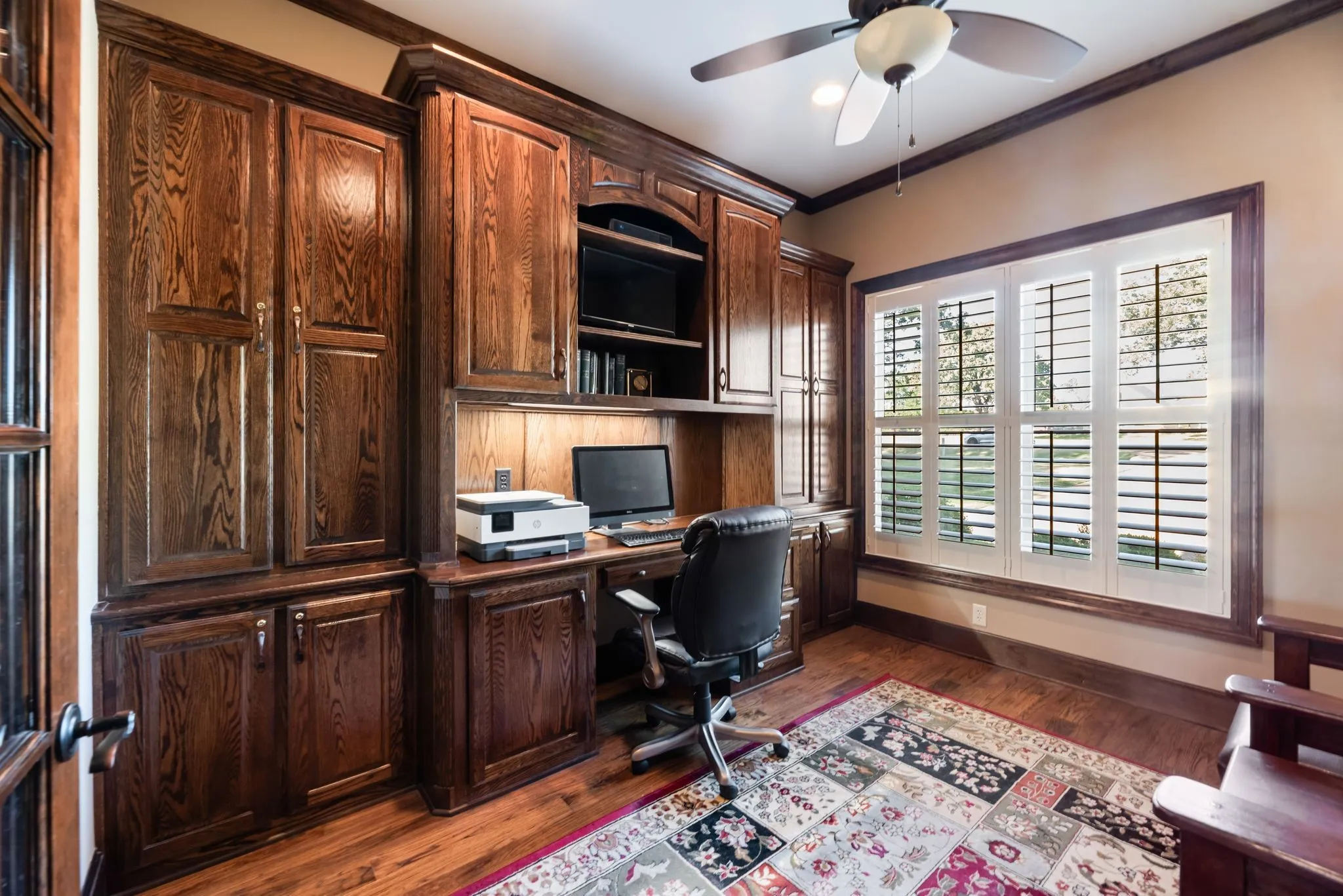 Single Family Residence For Sale in Navarro County , 560 Clubhouse Drive, Corsicana, Texas 75109, 4 Bedroom, 4 Bathroom, 3 Garage spaces, 3,404 Sqft, built in 2014, mls#21378542, Real Estate Agent in Corsicana, Homes For Sale in Navarro county, Homes For Sale in Corsicana, Realtor in Corsicana Texas, Real Estate Brokerage Independent Realty Texas, Luminita Cordes Realtor