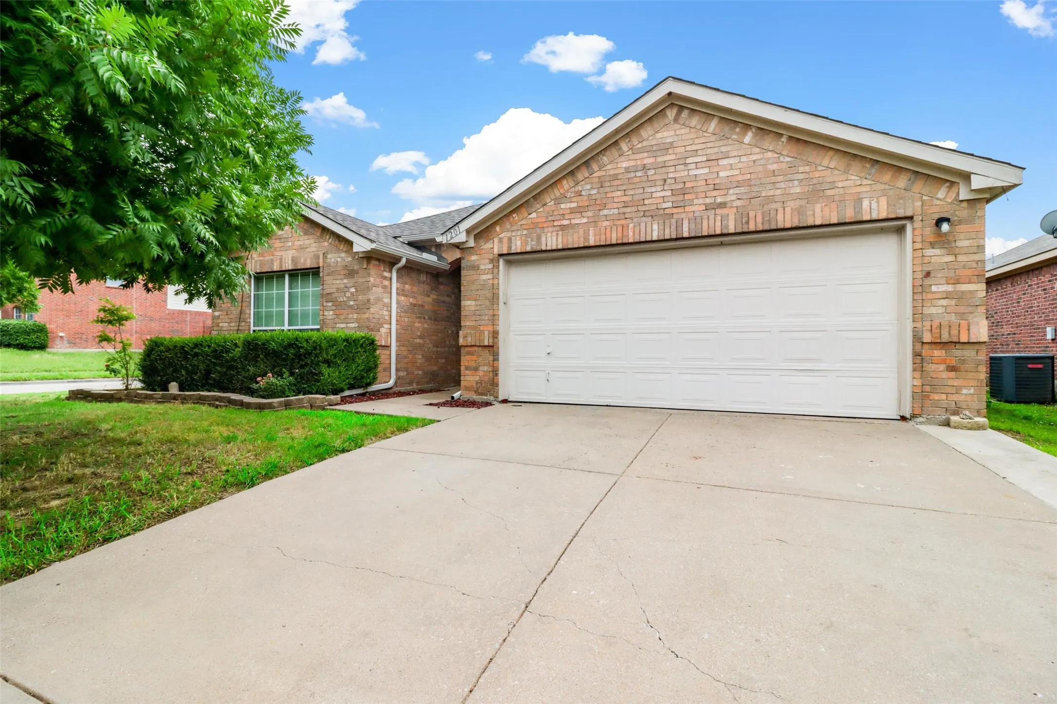Single Family Residence For Rent in Collin County , 1201 Caroline Drive, Princeton, Texas 75407, 4 Bedroom, 2 Bathroom, 2 Garage spaces, 1,559 Sqft, built in 2006, mls#21386114, Real Estate Agent in Princeton, Homes For Rent in Collin county, Homes For Rent in Princeton, Realtor in Princeton Texas, Real Estate Brokerage Independent Realty Texas, Luminita Cordes Realtor