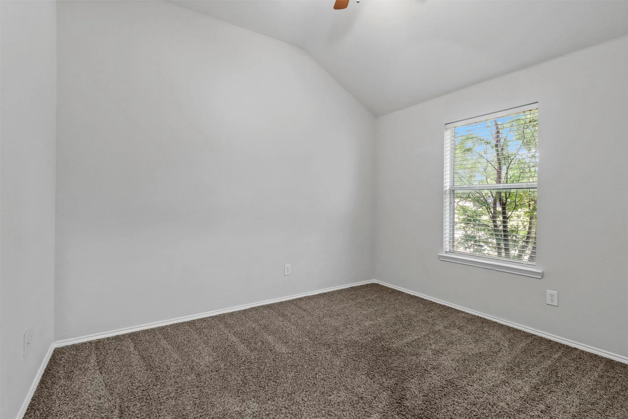 Single Family Residence For Rent in Collin County , 1201 Caroline Drive, Princeton, Texas 75407, 4 Bedroom, 2 Bathroom, 2 Garage spaces, 1,559 Sqft, built in 2006, mls#21386114, Real Estate Agent in Princeton, Homes For Rent in Collin county, Homes For Rent in Princeton, Realtor in Princeton Texas, Real Estate Brokerage Independent Realty Texas, Luminita Cordes Realtor