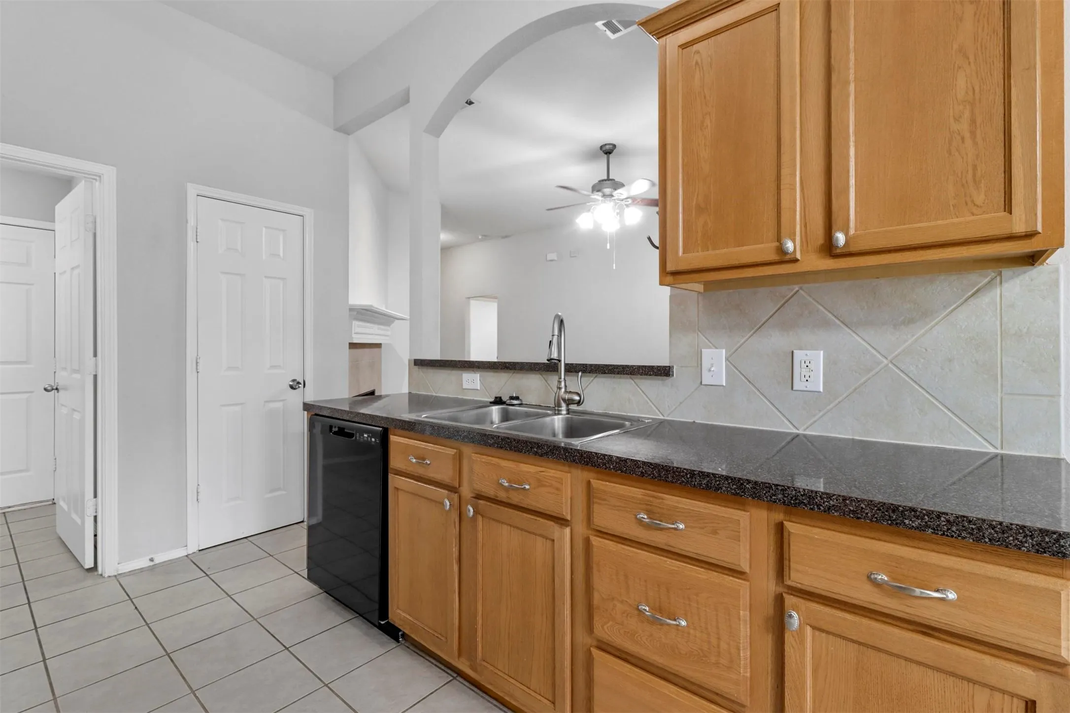 Single Family Residence For Rent in Collin County , 1201 Caroline Drive, Princeton, Texas 75407, 4 Bedroom, 2 Bathroom, 2 Garage spaces, 1,559 Sqft, built in 2006, mls#21386114, Real Estate Agent in Princeton, Homes For Rent in Collin county, Homes For Rent in Princeton, Realtor in Princeton Texas, Real Estate Brokerage Independent Realty Texas, Luminita Cordes Realtor