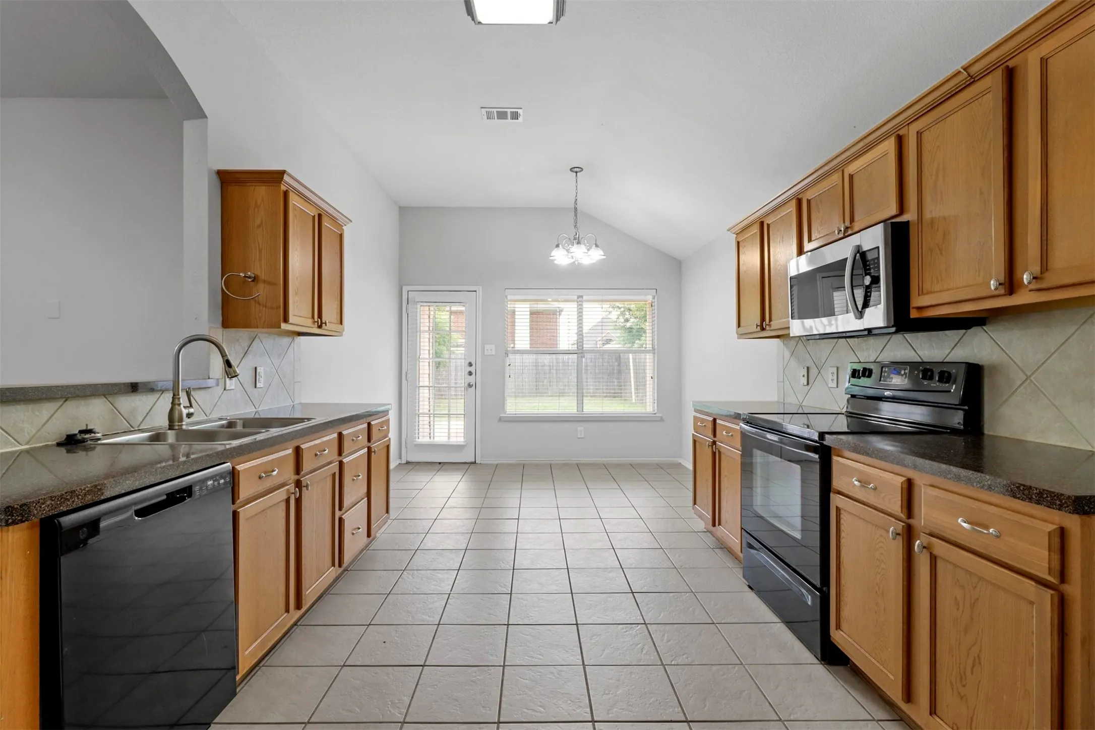 Single Family Residence For Rent in Collin County , 1201 Caroline Drive, Princeton, Texas 75407, 4 Bedroom, 2 Bathroom, 2 Garage spaces, 1,559 Sqft, built in 2006, mls#21386114, Real Estate Agent in Princeton, Homes For Rent in Collin county, Homes For Rent in Princeton, Realtor in Princeton Texas, Real Estate Brokerage Independent Realty Texas, Luminita Cordes Realtor