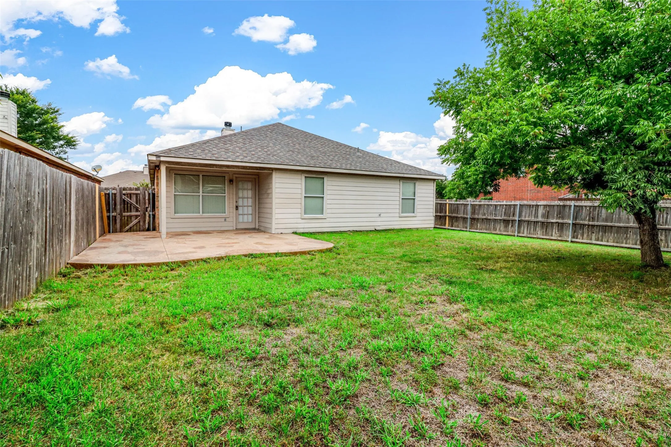 Single Family Residence For Rent in Collin County , 1201 Caroline Drive, Princeton, Texas 75407, 4 Bedroom, 2 Bathroom, 2 Garage spaces, 1,559 Sqft, built in 2006, mls#21386114, Real Estate Agent in Princeton, Homes For Rent in Collin county, Homes For Rent in Princeton, Realtor in Princeton Texas, Real Estate Brokerage Independent Realty Texas, Luminita Cordes Realtor