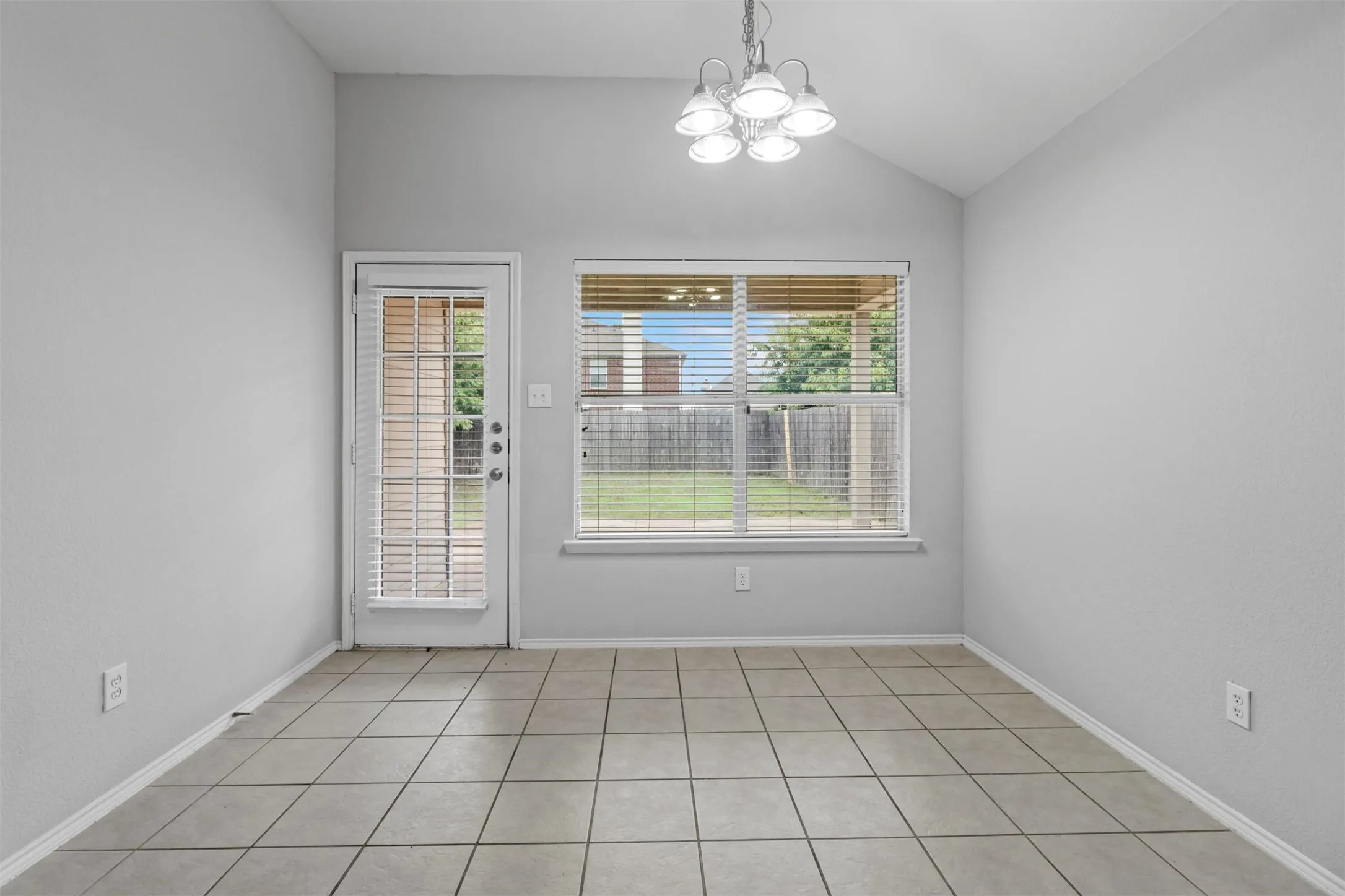 Single Family Residence For Rent in Collin County , 1201 Caroline Drive, Princeton, Texas 75407, 4 Bedroom, 2 Bathroom, 2 Garage spaces, 1,559 Sqft, built in 2006, mls#21386114, Real Estate Agent in Princeton, Homes For Rent in Collin county, Homes For Rent in Princeton, Realtor in Princeton Texas, Real Estate Brokerage Independent Realty Texas, Luminita Cordes Realtor