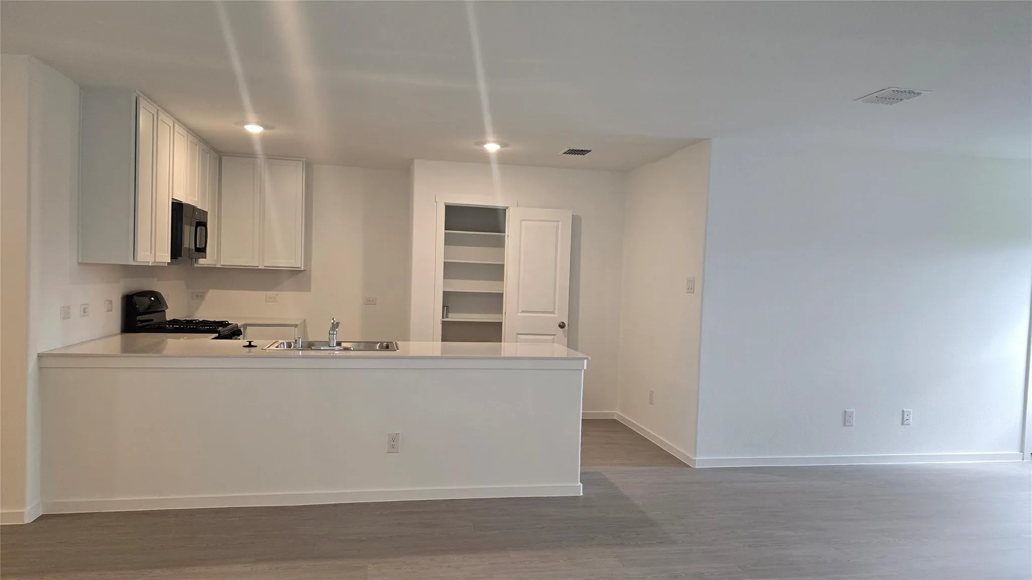 Single Family Residence For Rent in Collin County , 7916 Rutherford Lane, Mc Kinney, Texas 75071, 4 Bedroom, 2 Bathroom, 2 Garage spaces, 2,048 Sqft, built in 2024, mls#21386070, Real Estate Agent in Mc Kinney, Homes For Rent in Collin county, Homes For Rent in Mc Kinney, Realtor in Mc Kinney Texas, Real Estate Brokerage Independent Realty Texas, Luminita Cordes Realtor