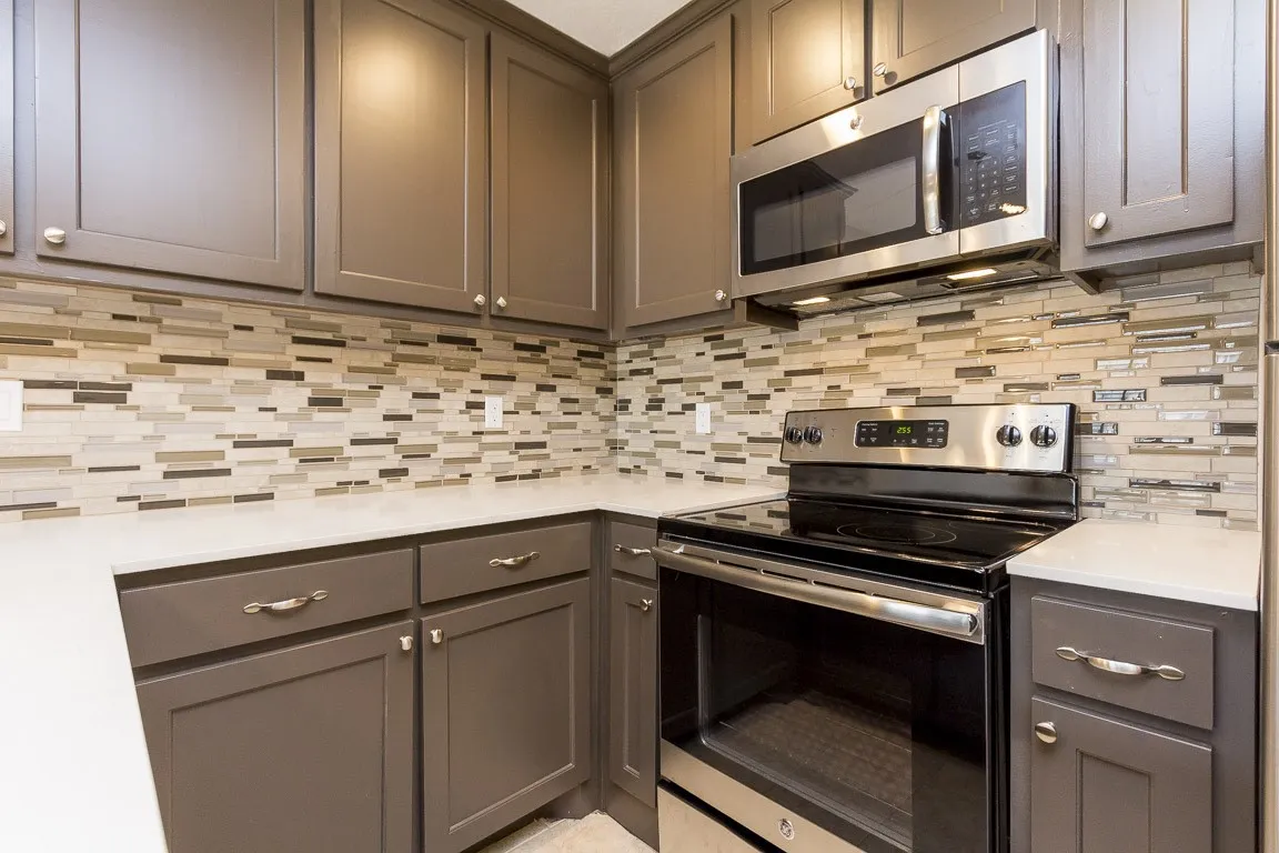 Apartment For Rent in Dallas County , 1317 Annex Avenue 230, Dallas, Texas 75204, 1 Bedroom, 1 Bathroom, Garage spaces, 589 Sqft, built in 1982, mls#21386122, Real Estate Agent in Dallas, Homes For Rent in Dallas county, Homes For Rent in Dallas, Realtor in Dallas Texas, Real Estate Brokerage Independent Realty Texas, Luminita Cordes Realtor