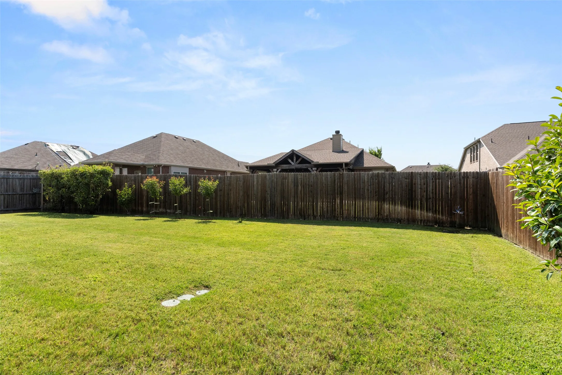 Single Family Residence For Rent in Kaufman County , 127 Chaco Drive, Forney, Texas 75126, 3 Bedroom, 2 Bathroom, 3 Garage spaces, 1,860 Sqft, built in 2017, mls#21386125, Real Estate Agent in Forney, Homes For Rent in Kaufman county, Homes For Rent in Forney, Realtor in Forney Texas, Real Estate Brokerage Independent Realty Texas, Luminita Cordes Realtor