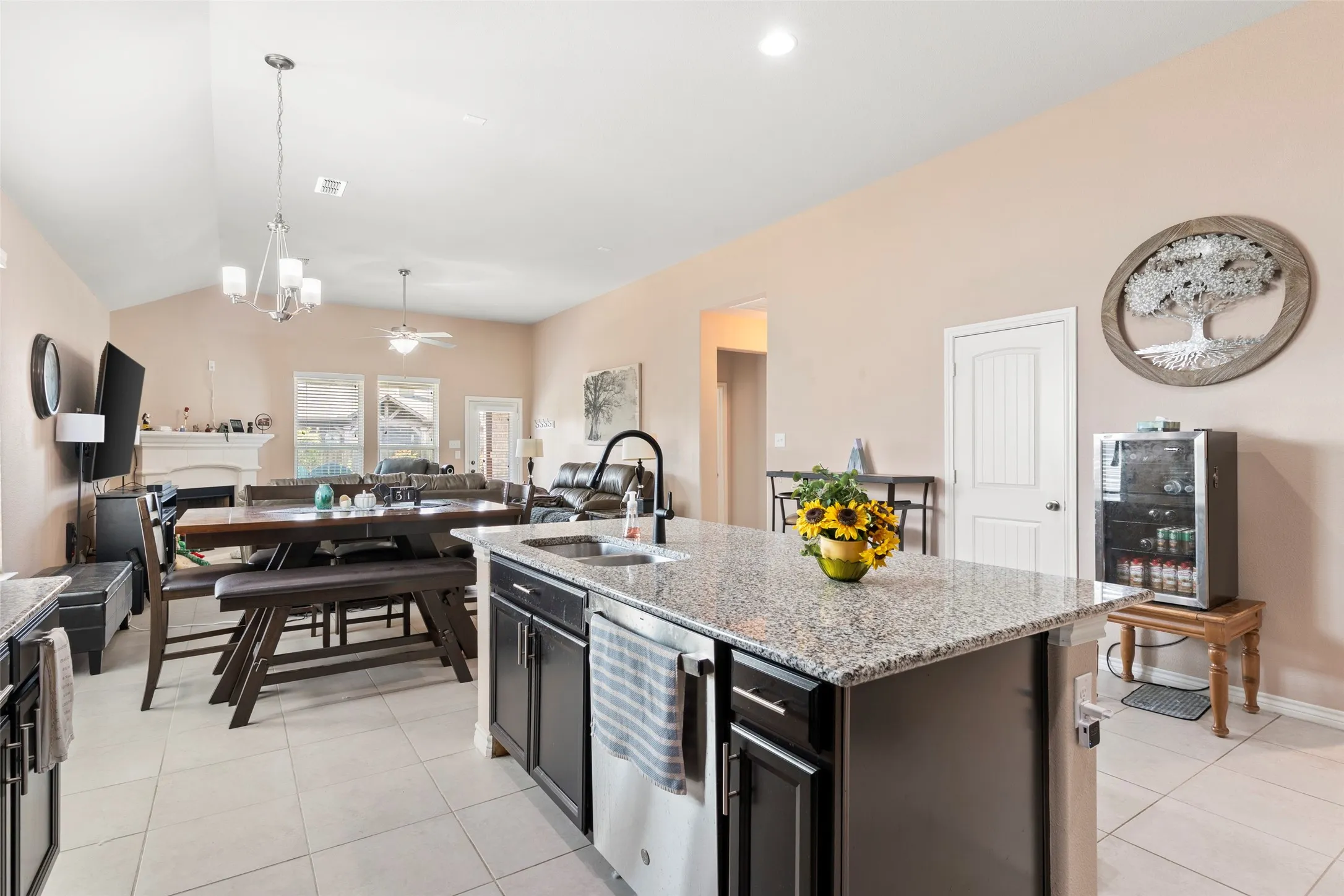 Single Family Residence For Rent in Kaufman County , 127 Chaco Drive, Forney, Texas 75126, 3 Bedroom, 2 Bathroom, 3 Garage spaces, 1,860 Sqft, built in 2017, mls#21386125, Real Estate Agent in Forney, Homes For Rent in Kaufman county, Homes For Rent in Forney, Realtor in Forney Texas, Real Estate Brokerage Independent Realty Texas, Luminita Cordes Realtor