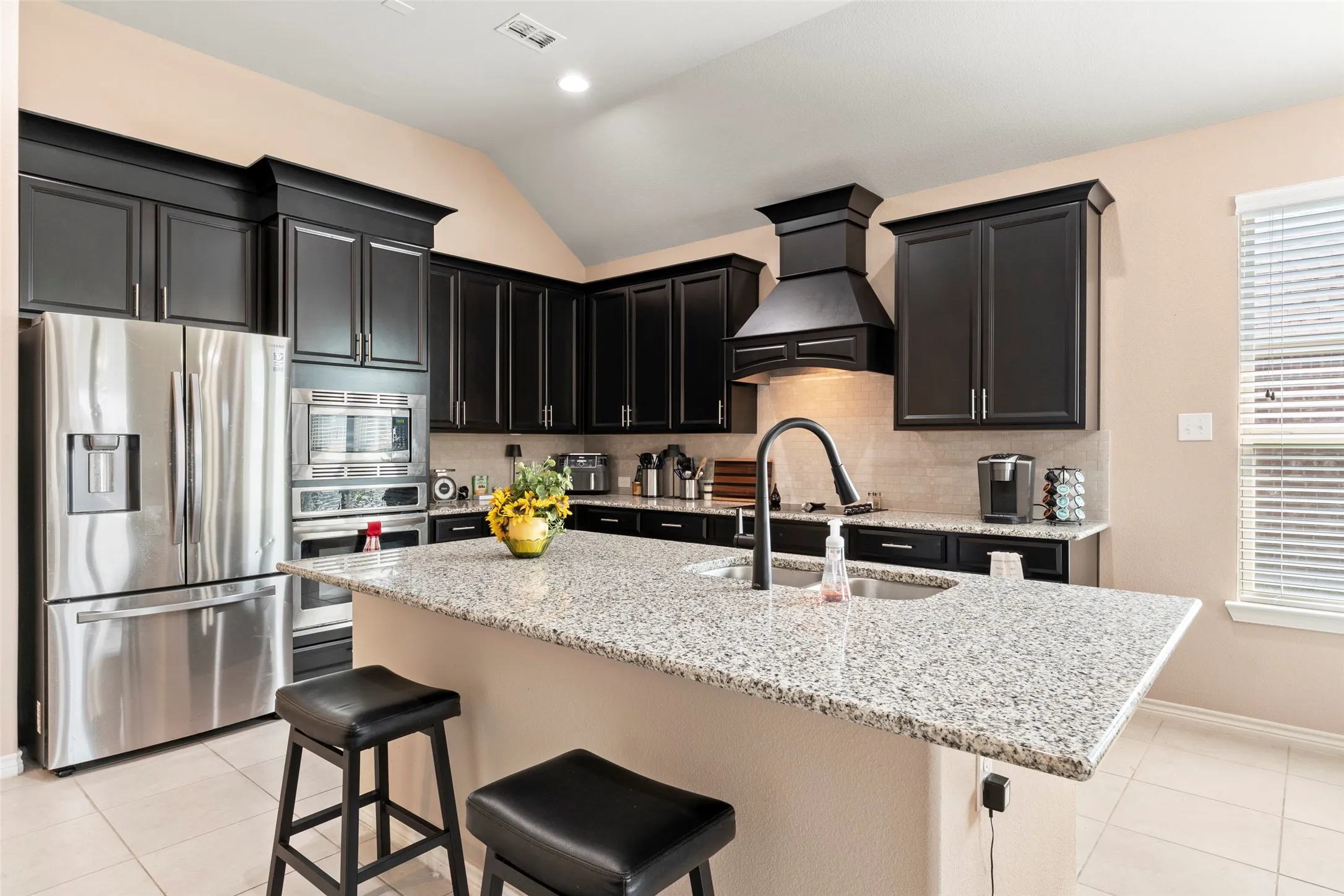 Single Family Residence For Rent in Kaufman County , 127 Chaco Drive, Forney, Texas 75126, 3 Bedroom, 2 Bathroom, 3 Garage spaces, 1,860 Sqft, built in 2017, mls#21386125, Real Estate Agent in Forney, Homes For Rent in Kaufman county, Homes For Rent in Forney, Realtor in Forney Texas, Real Estate Brokerage Independent Realty Texas, Luminita Cordes Realtor
