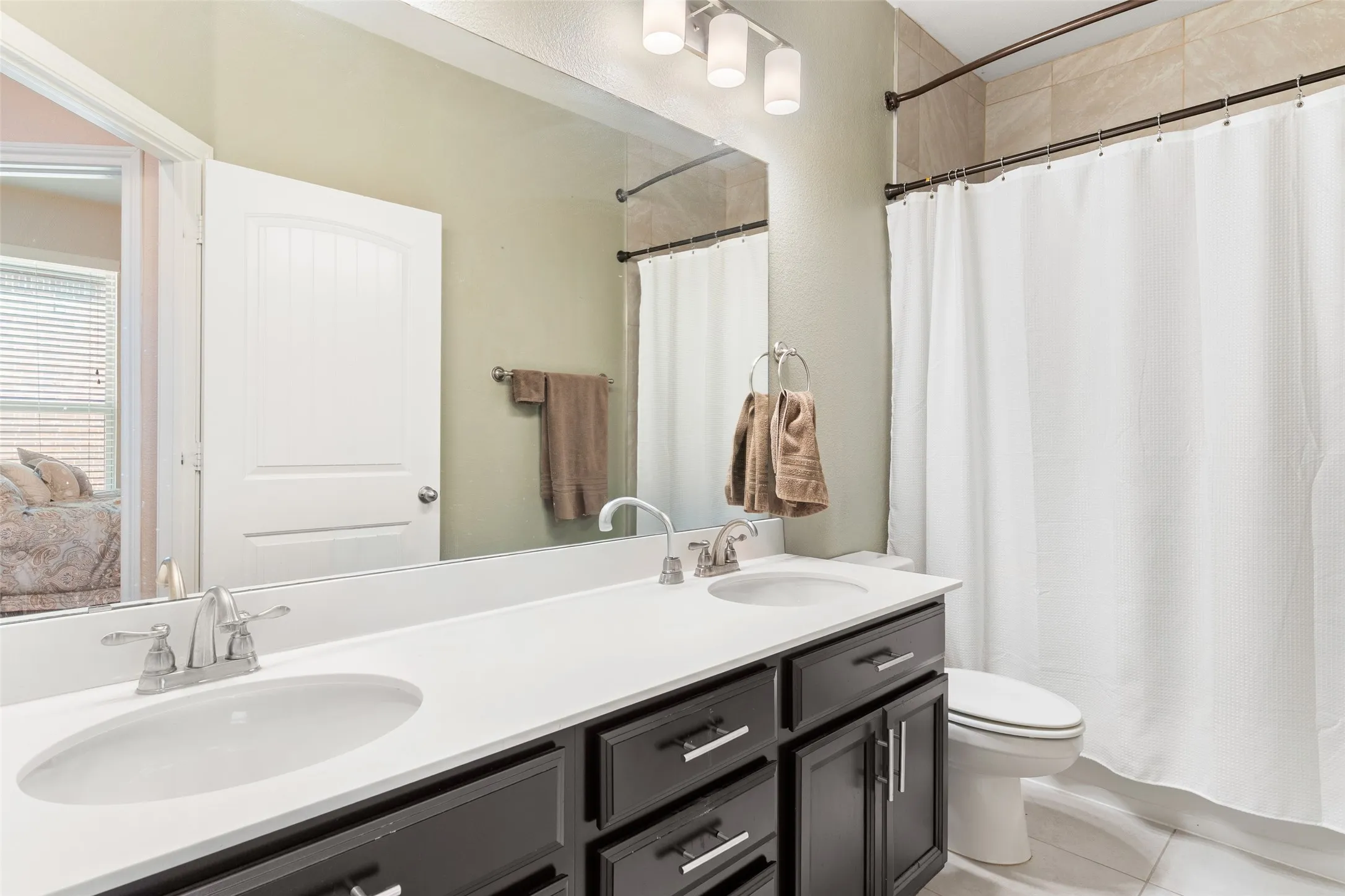 Single Family Residence For Rent in Kaufman County , 127 Chaco Drive, Forney, Texas 75126, 3 Bedroom, 2 Bathroom, 3 Garage spaces, 1,860 Sqft, built in 2017, mls#21386125, Real Estate Agent in Forney, Homes For Rent in Kaufman county, Homes For Rent in Forney, Realtor in Forney Texas, Real Estate Brokerage Independent Realty Texas, Luminita Cordes Realtor
