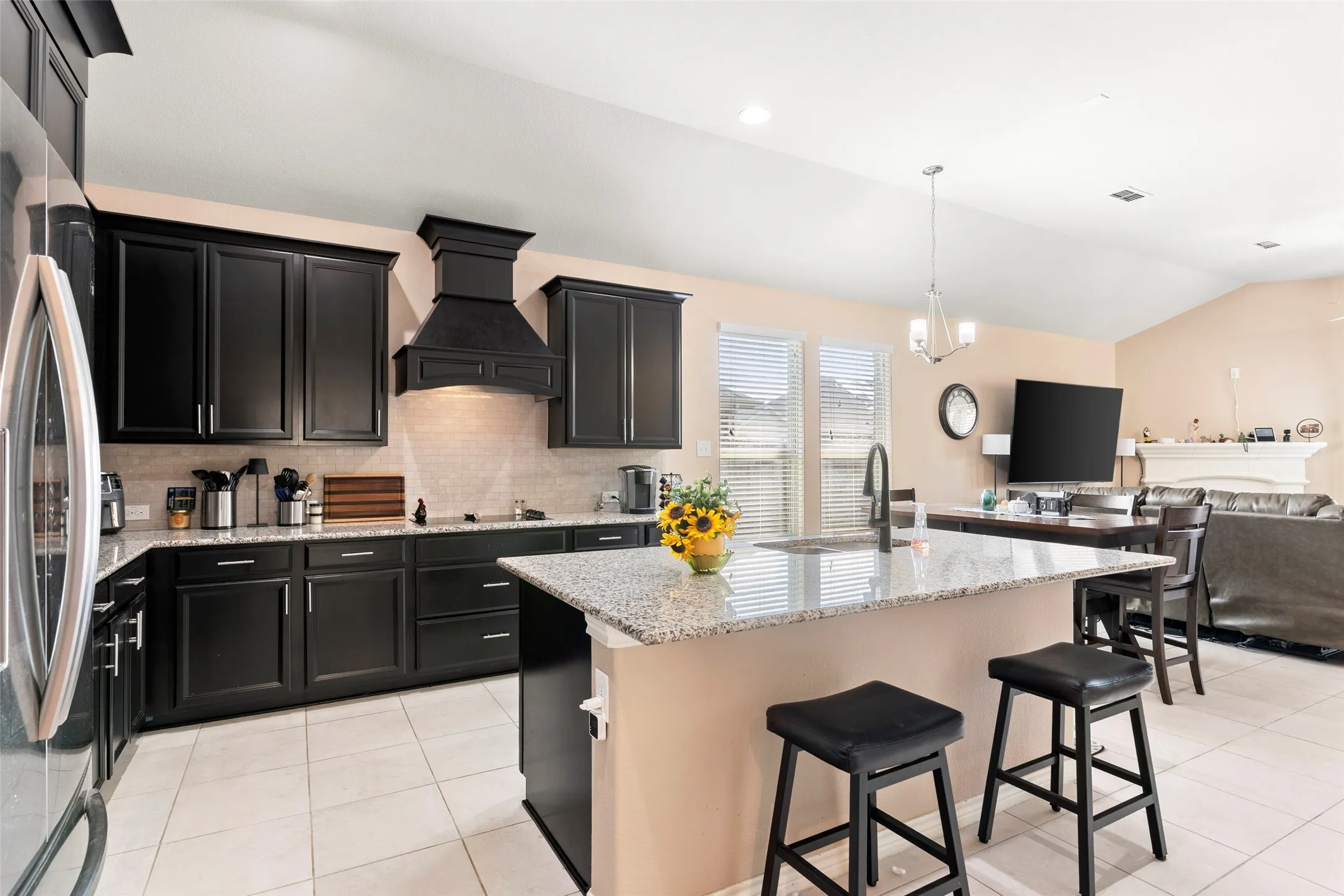 Single Family Residence For Rent in Kaufman County , 127 Chaco Drive, Forney, Texas 75126, 3 Bedroom, 2 Bathroom, 3 Garage spaces, 1,860 Sqft, built in 2017, mls#21386125, Real Estate Agent in Forney, Homes For Rent in Kaufman county, Homes For Rent in Forney, Realtor in Forney Texas, Real Estate Brokerage Independent Realty Texas, Luminita Cordes Realtor
