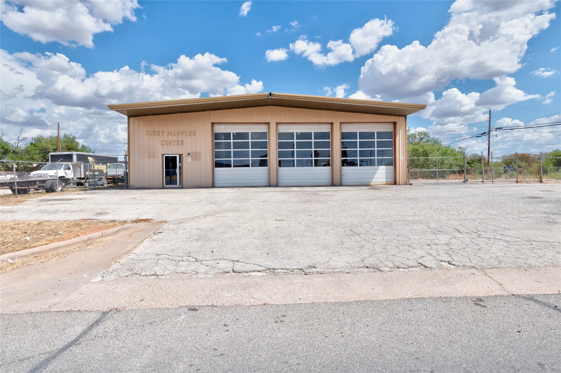 Business For Sale in Taylor County , 409 N Treadaway Boulevard, Abilene, Texas 79601, 0, 0, Garage spaces, 0 Sqft, built in 1981, mls#21385137, Real Estate Agent in Abilene, Homes For Sale in Taylor county, Homes For Sale in Abilene, Realtor in Abilene Texas, Real Estate Brokerage Independent Realty Texas, Luminita Cordes Realtor