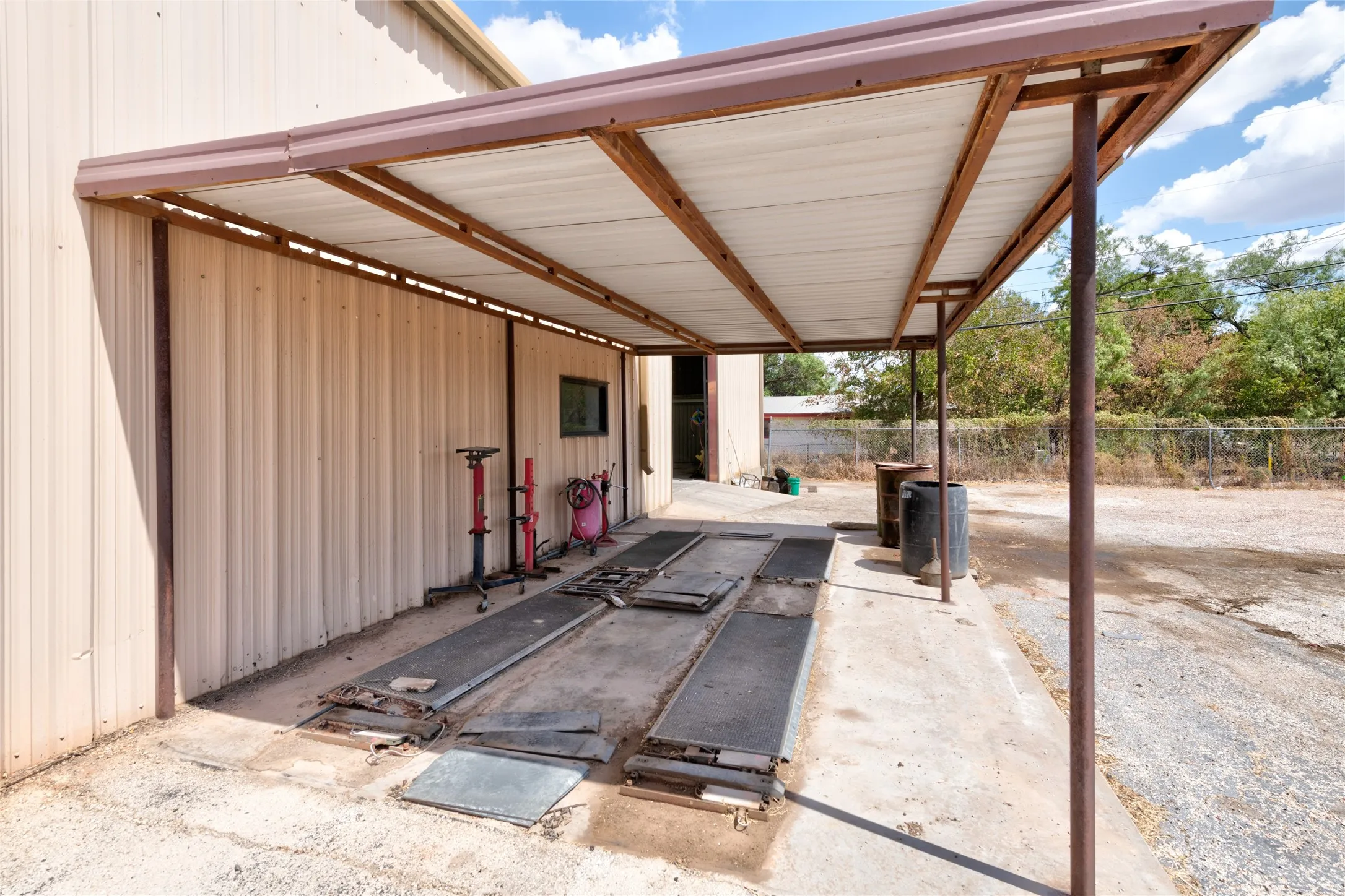 Business For Sale in Taylor County , 409 N Treadaway Boulevard, Abilene, Texas 79601, 0, 0, Garage spaces, 0 Sqft, built in 1981, mls#21385137, Real Estate Agent in Abilene, Homes For Sale in Taylor county, Homes For Sale in Abilene, Realtor in Abilene Texas, Real Estate Brokerage Independent Realty Texas, Luminita Cordes Realtor