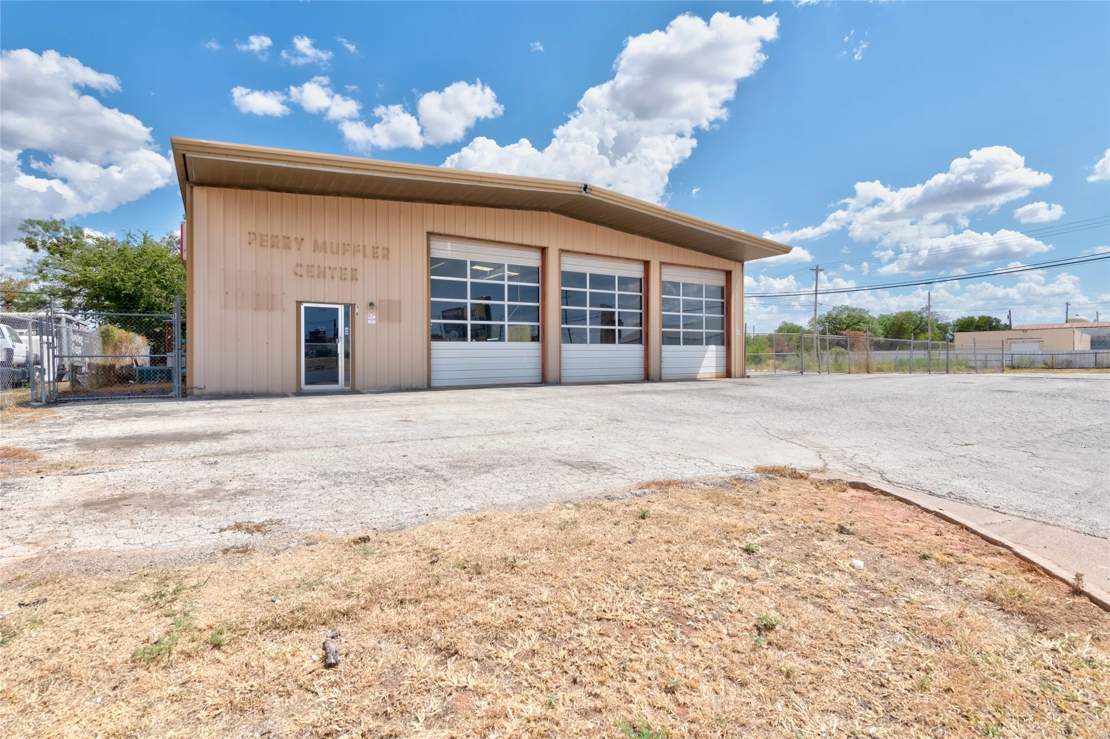 Business For Sale in Taylor County , 409 N Treadaway Boulevard, Abilene, Texas 79601, 0, 0, Garage spaces, 0 Sqft, built in 1981, mls#21385137, Real Estate Agent in Abilene, Homes For Sale in Taylor county, Homes For Sale in Abilene, Realtor in Abilene Texas, Real Estate Brokerage Independent Realty Texas, Luminita Cordes Realtor