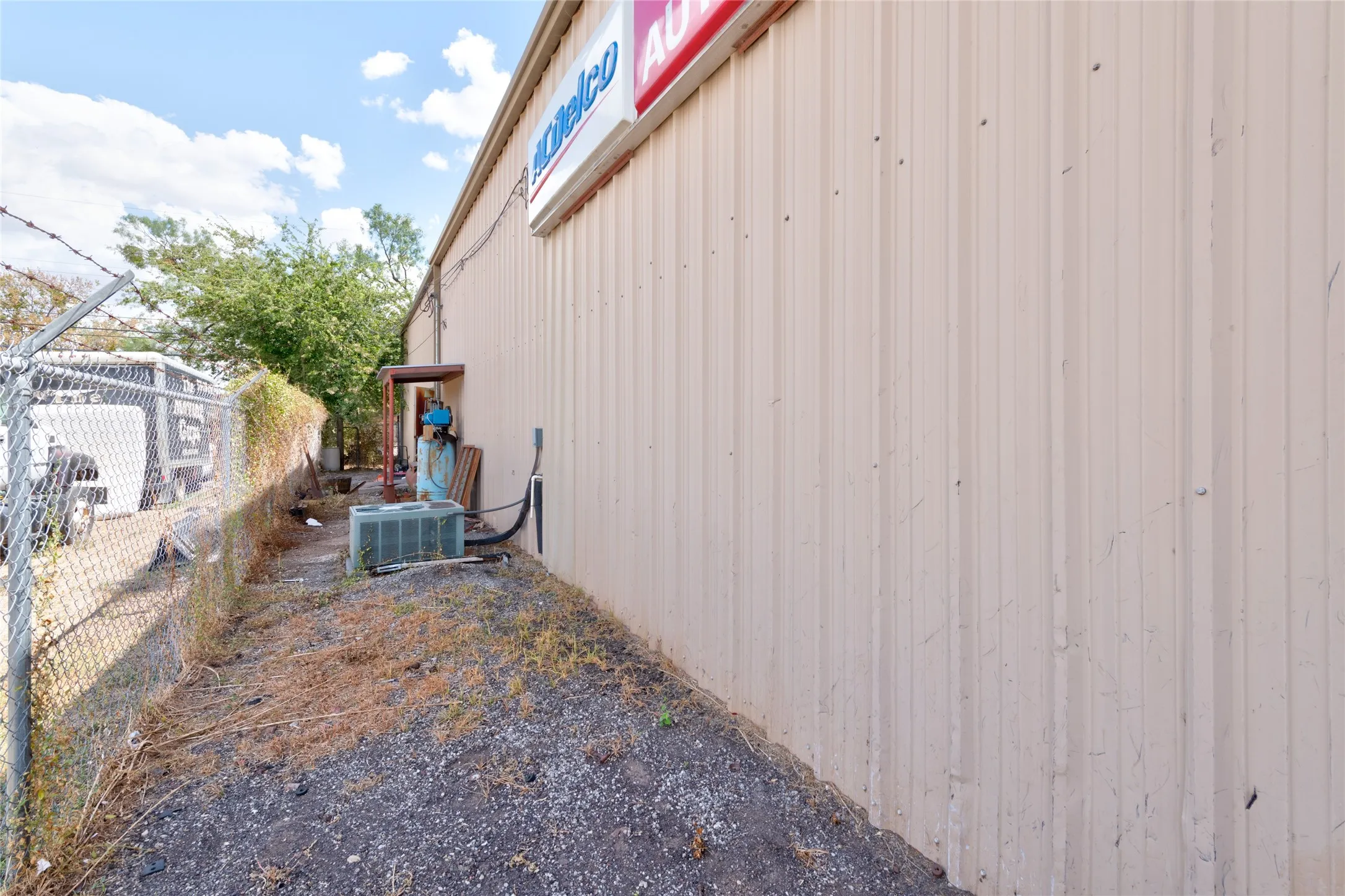 Business For Sale in Taylor County , 409 N Treadaway Boulevard, Abilene, Texas 79601, 0, 0, Garage spaces, 0 Sqft, built in 1981, mls#21385137, Real Estate Agent in Abilene, Homes For Sale in Taylor county, Homes For Sale in Abilene, Realtor in Abilene Texas, Real Estate Brokerage Independent Realty Texas, Luminita Cordes Realtor