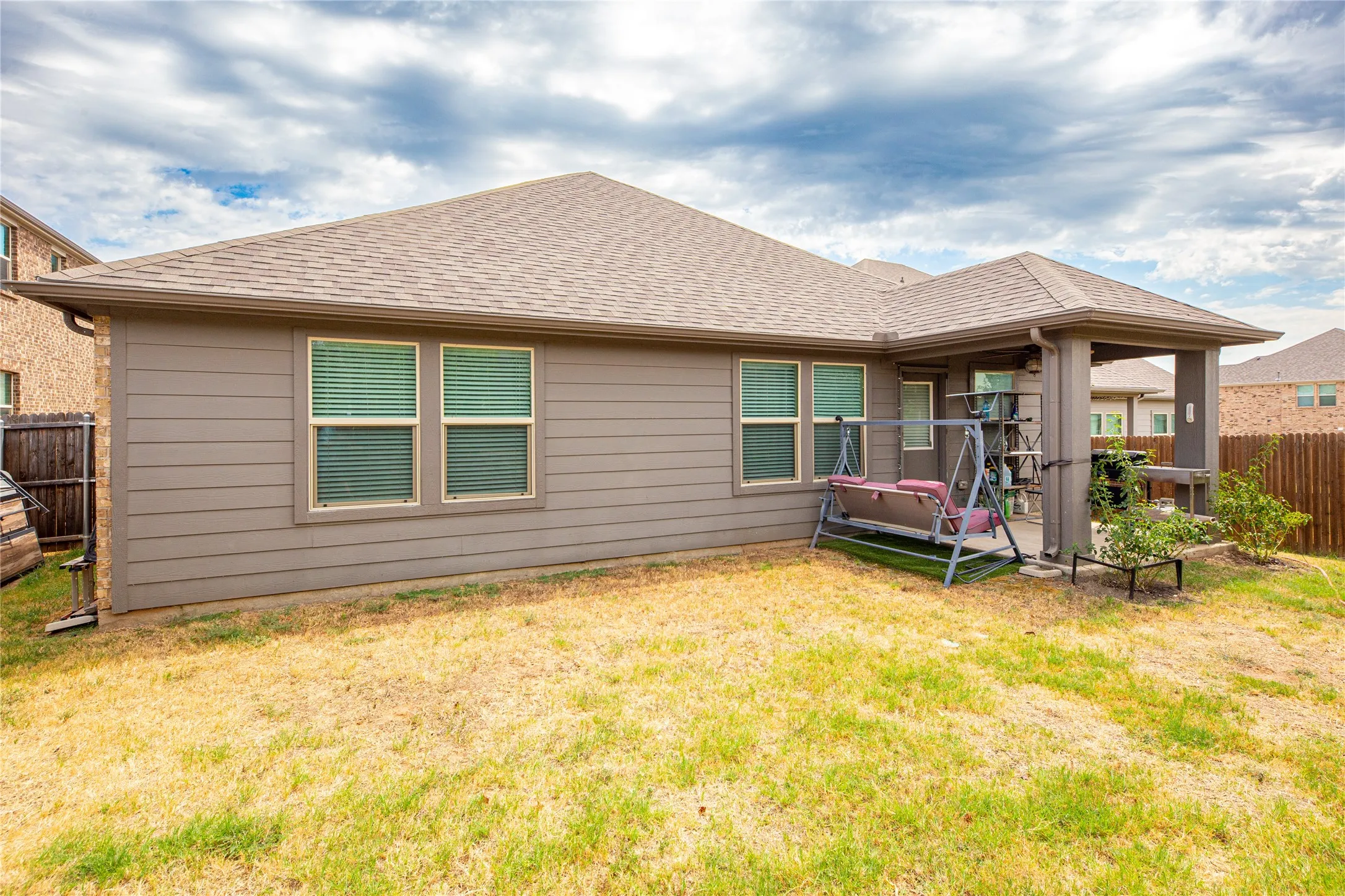 Single Family Residence For Sale in Collin County , 612 Fawn Valley Drive, Princeton, Texas 75407, 4 Bedroom, 3 Bathroom, 2 Garage spaces, 2,270 Sqft, built in 2020, mls#21385713, Real Estate Agent in Princeton, Homes For Sale in Collin county, Homes For Sale in Princeton, Realtor in Princeton Texas, Real Estate Brokerage Independent Realty Texas, Luminita Cordes Realtor