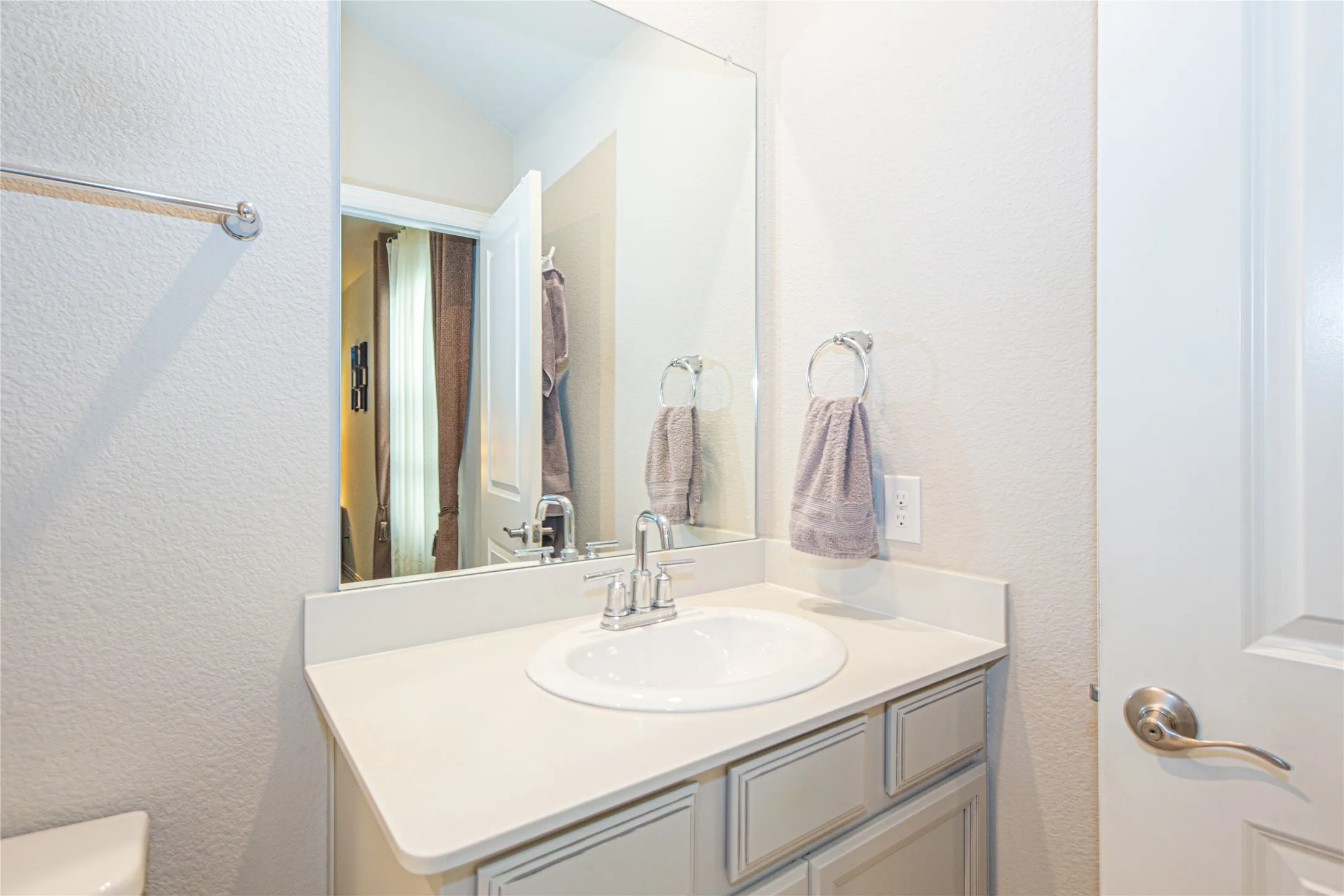 Single Family Residence For Sale in Collin County , 612 Fawn Valley Drive, Princeton, Texas 75407, 4 Bedroom, 3 Bathroom, 2 Garage spaces, 2,270 Sqft, built in 2020, mls#21385713, Real Estate Agent in Princeton, Homes For Sale in Collin county, Homes For Sale in Princeton, Realtor in Princeton Texas, Real Estate Brokerage Independent Realty Texas, Luminita Cordes Realtor