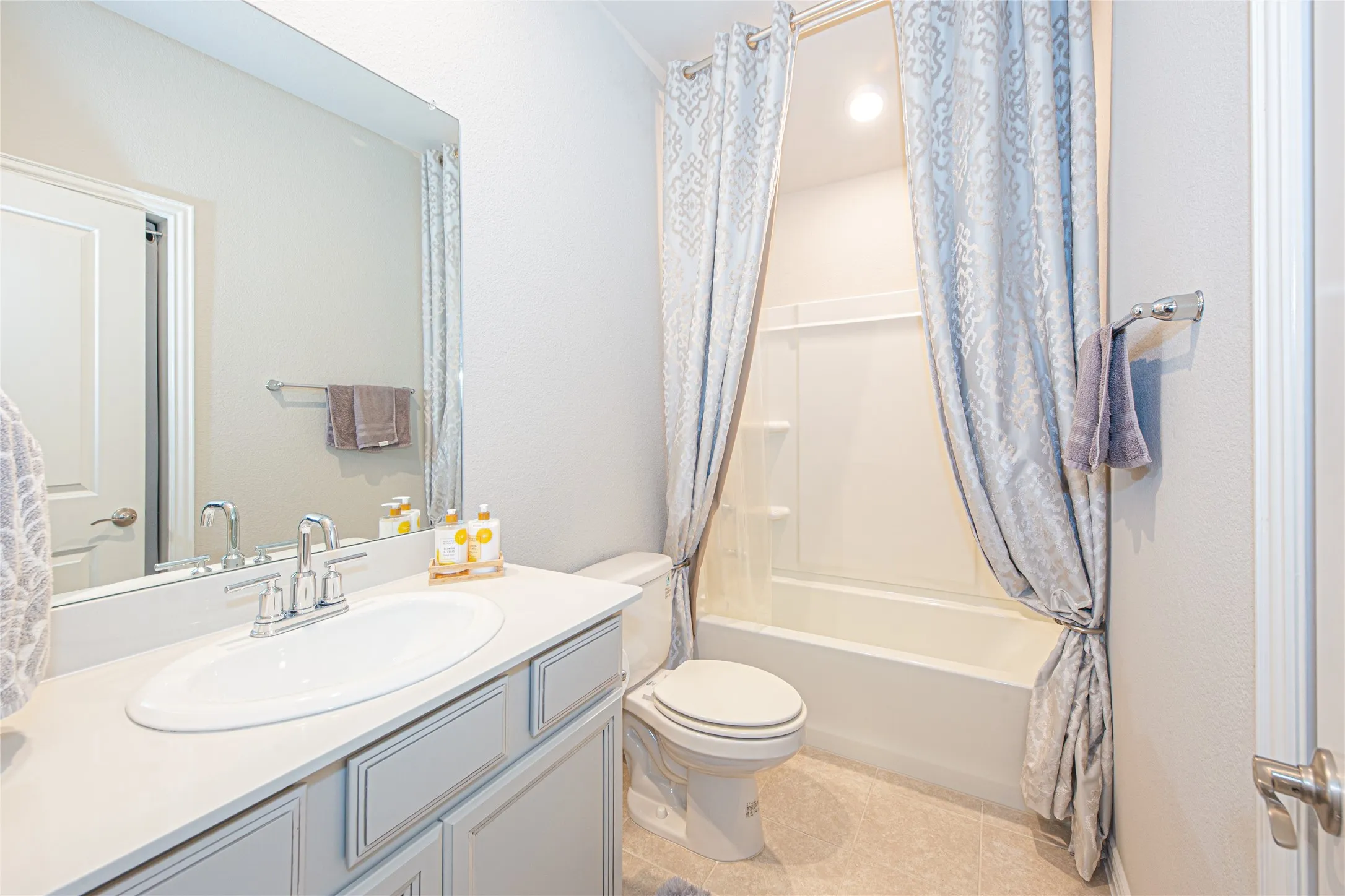 Single Family Residence For Sale in Collin County , 612 Fawn Valley Drive, Princeton, Texas 75407, 4 Bedroom, 3 Bathroom, 2 Garage spaces, 2,270 Sqft, built in 2020, mls#21385713, Real Estate Agent in Princeton, Homes For Sale in Collin county, Homes For Sale in Princeton, Realtor in Princeton Texas, Real Estate Brokerage Independent Realty Texas, Luminita Cordes Realtor