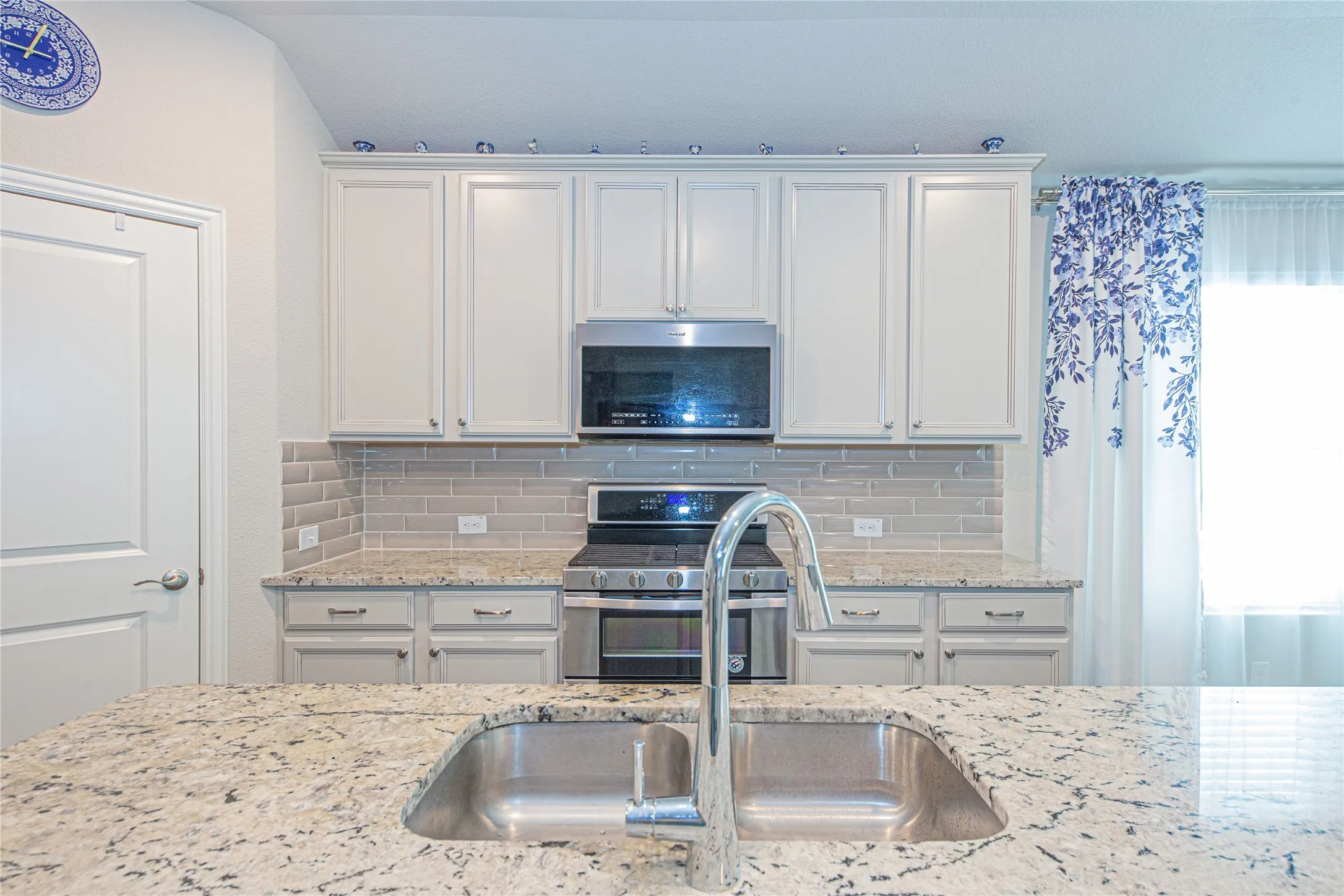 Single Family Residence For Sale in Collin County , 612 Fawn Valley Drive, Princeton, Texas 75407, 4 Bedroom, 3 Bathroom, 2 Garage spaces, 2,270 Sqft, built in 2020, mls#21385713, Real Estate Agent in Princeton, Homes For Sale in Collin county, Homes For Sale in Princeton, Realtor in Princeton Texas, Real Estate Brokerage Independent Realty Texas, Luminita Cordes Realtor