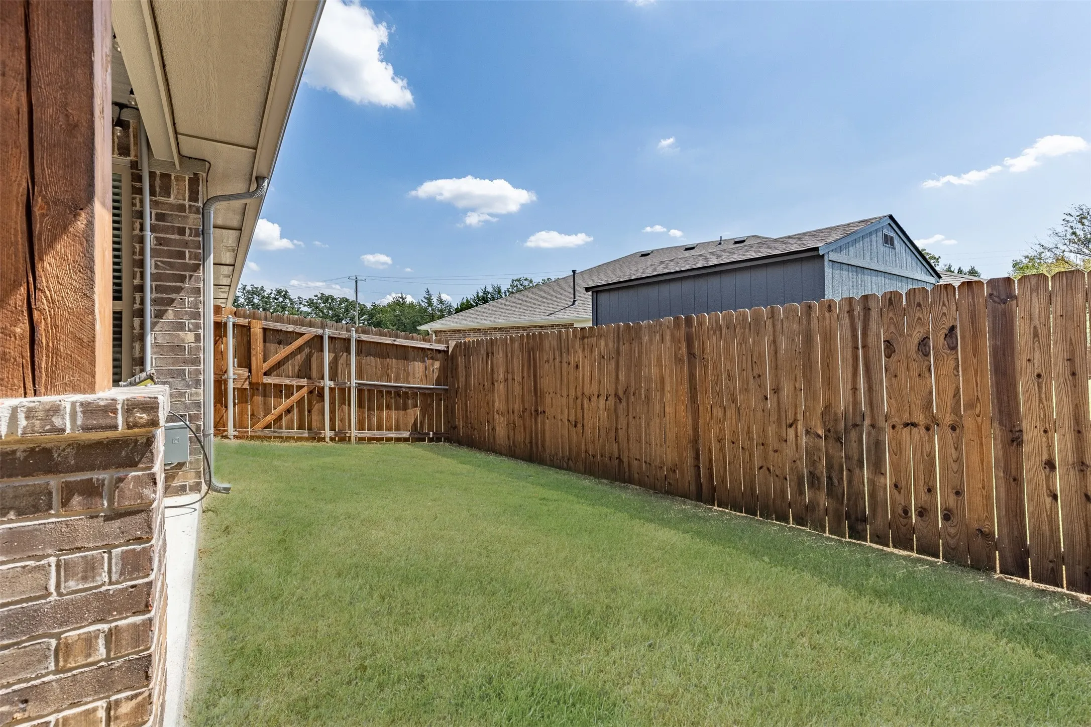 Single Family Residence For Sale in Grayson County , 3919 Rose Hill Court, Denison, Texas 75020, 3 Bedroom, 2 Bathroom, 2 Garage spaces, 1,822 Sqft, built in 2023, mls#21382369, Real Estate Agent in Denison, Homes For Sale in Grayson county, Homes For Sale in Denison, Realtor in Denison Texas, Real Estate Brokerage Independent Realty Texas, Luminita Cordes Realtor
