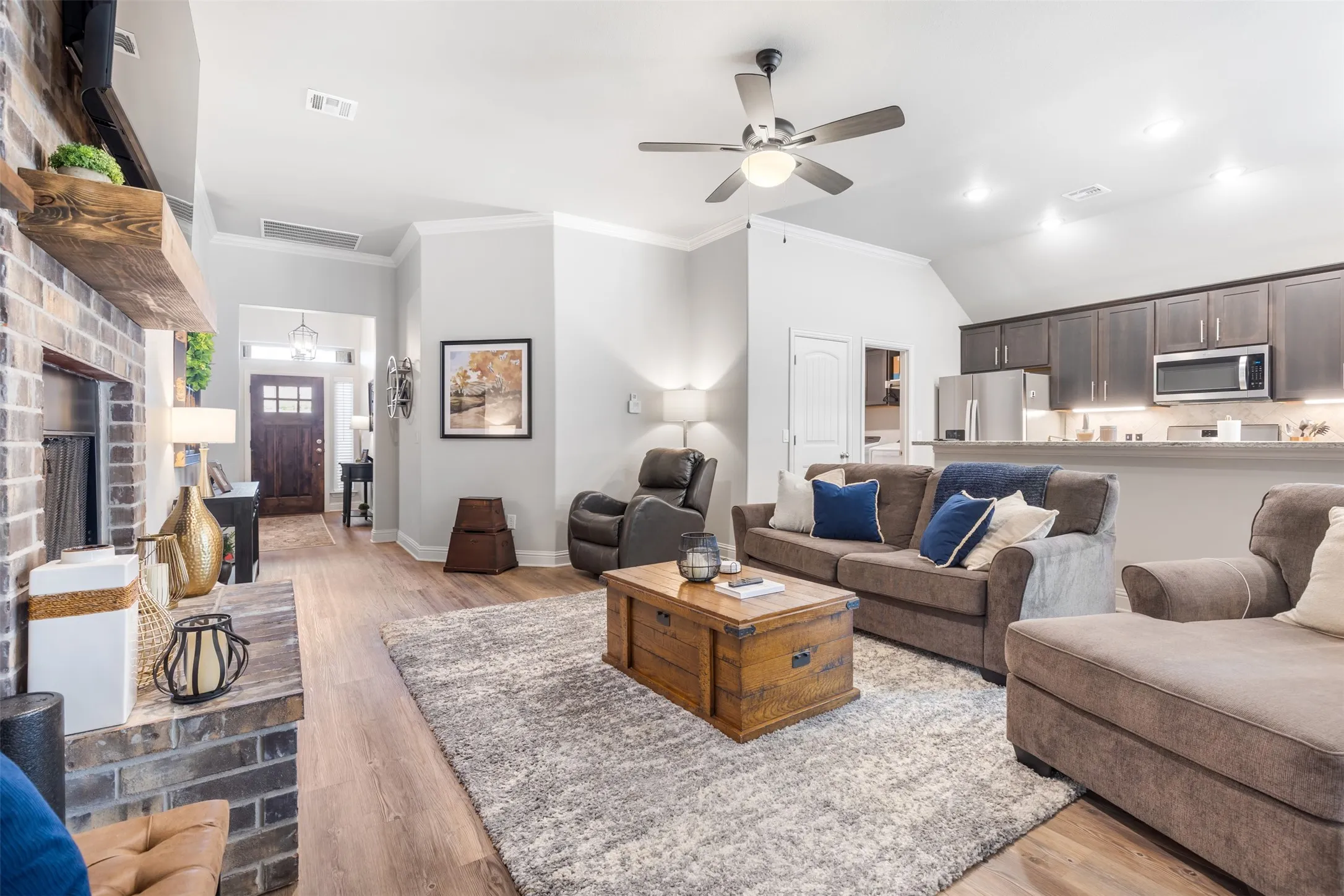 Single Family Residence For Sale in Grayson County , 3919 Rose Hill Court, Denison, Texas 75020, 3 Bedroom, 2 Bathroom, 2 Garage spaces, 1,822 Sqft, built in 2023, mls#21382369, Real Estate Agent in Denison, Homes For Sale in Grayson county, Homes For Sale in Denison, Realtor in Denison Texas, Real Estate Brokerage Independent Realty Texas, Luminita Cordes Realtor