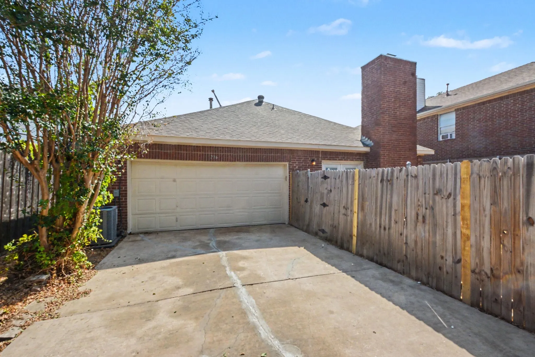Single Family Residence For Sale in Collin County , 736 Fairlawn Street, Allen, Texas 75002, 3 Bedroom, 2 Bathroom, 2 Garage spaces, 1,978 Sqft, built in 1991, mls#21385911, Real Estate Agent in Allen, Homes For Sale in Collin county, Homes For Sale in Allen, Realtor in Allen Texas, Real Estate Brokerage Independent Realty Texas, Luminita Cordes Realtor