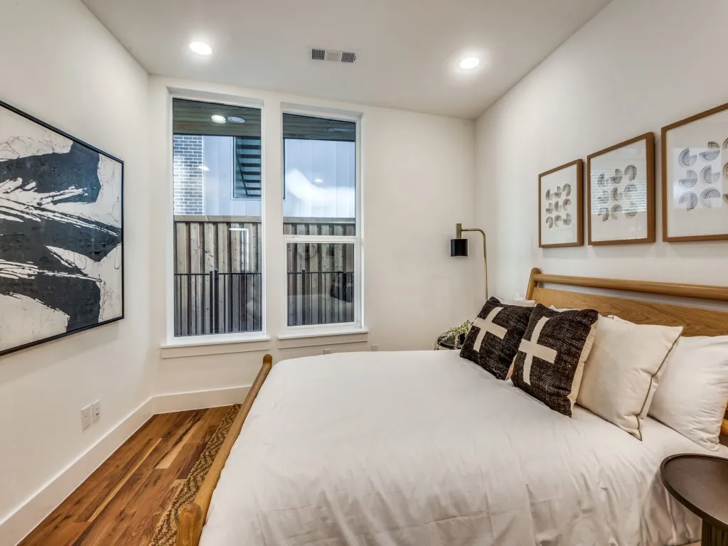 Condominium For Sale in Dallas County , 426 W 9th Street 106, Dallas, Texas 75208, 3 Bedroom, 4 Bathroom, 2 Garage spaces, 2,150 Sqft, built in 2023, mls#21385995, Real Estate Agent in Dallas, Homes For Sale in Dallas county, Homes For Sale in Dallas, Realtor in Dallas Texas, Real Estate Brokerage Independent Realty Texas, Luminita Cordes Realtor