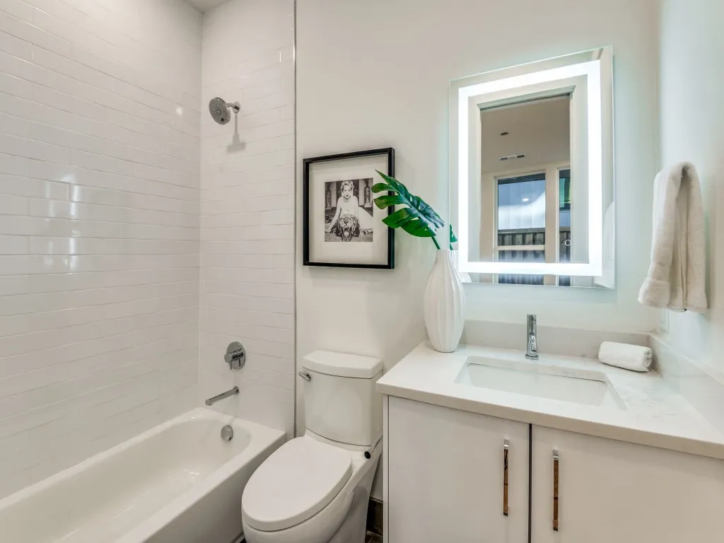 Condominium For Sale in Dallas County , 426 W 9th Street 106, Dallas, Texas 75208, 3 Bedroom, 4 Bathroom, 2 Garage spaces, 2,150 Sqft, built in 2023, mls#21385995, Real Estate Agent in Dallas, Homes For Sale in Dallas county, Homes For Sale in Dallas, Realtor in Dallas Texas, Real Estate Brokerage Independent Realty Texas, Luminita Cordes Realtor