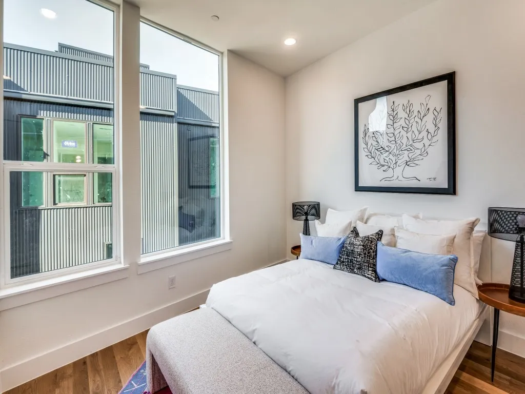 Condominium For Sale in Dallas County , 426 W 9th Street 106, Dallas, Texas 75208, 3 Bedroom, 4 Bathroom, 2 Garage spaces, 2,150 Sqft, built in 2023, mls#21385995, Real Estate Agent in Dallas, Homes For Sale in Dallas county, Homes For Sale in Dallas, Realtor in Dallas Texas, Real Estate Brokerage Independent Realty Texas, Luminita Cordes Realtor