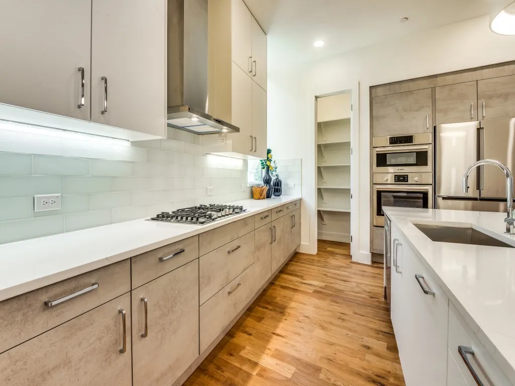 Condominium For Sale in Dallas County , 426 W 9th Street 106, Dallas, Texas 75208, 3 Bedroom, 4 Bathroom, 2 Garage spaces, 2,150 Sqft, built in 2023, mls#21385995, Real Estate Agent in Dallas, Homes For Sale in Dallas county, Homes For Sale in Dallas, Realtor in Dallas Texas, Real Estate Brokerage Independent Realty Texas, Luminita Cordes Realtor